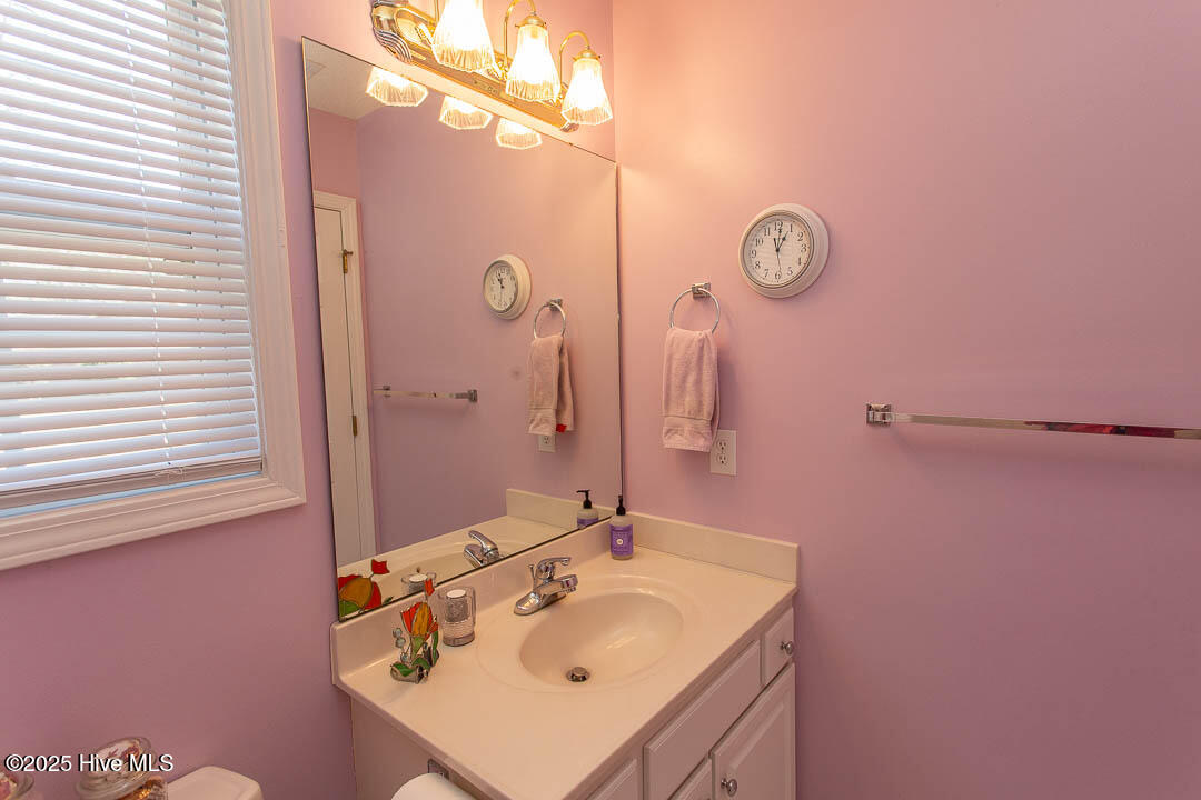 100493177 | Photo 11