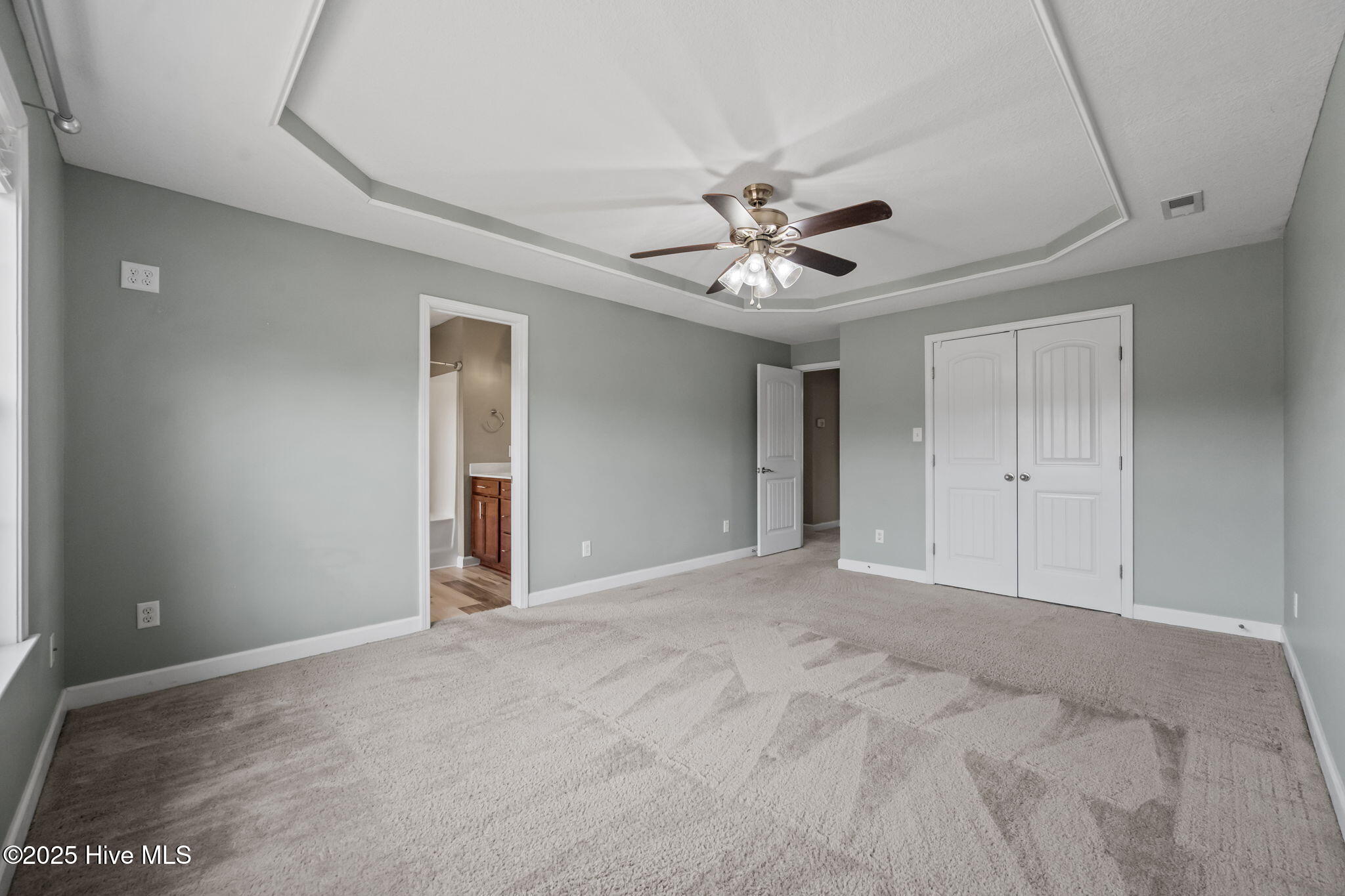 100546071 | Photo 39