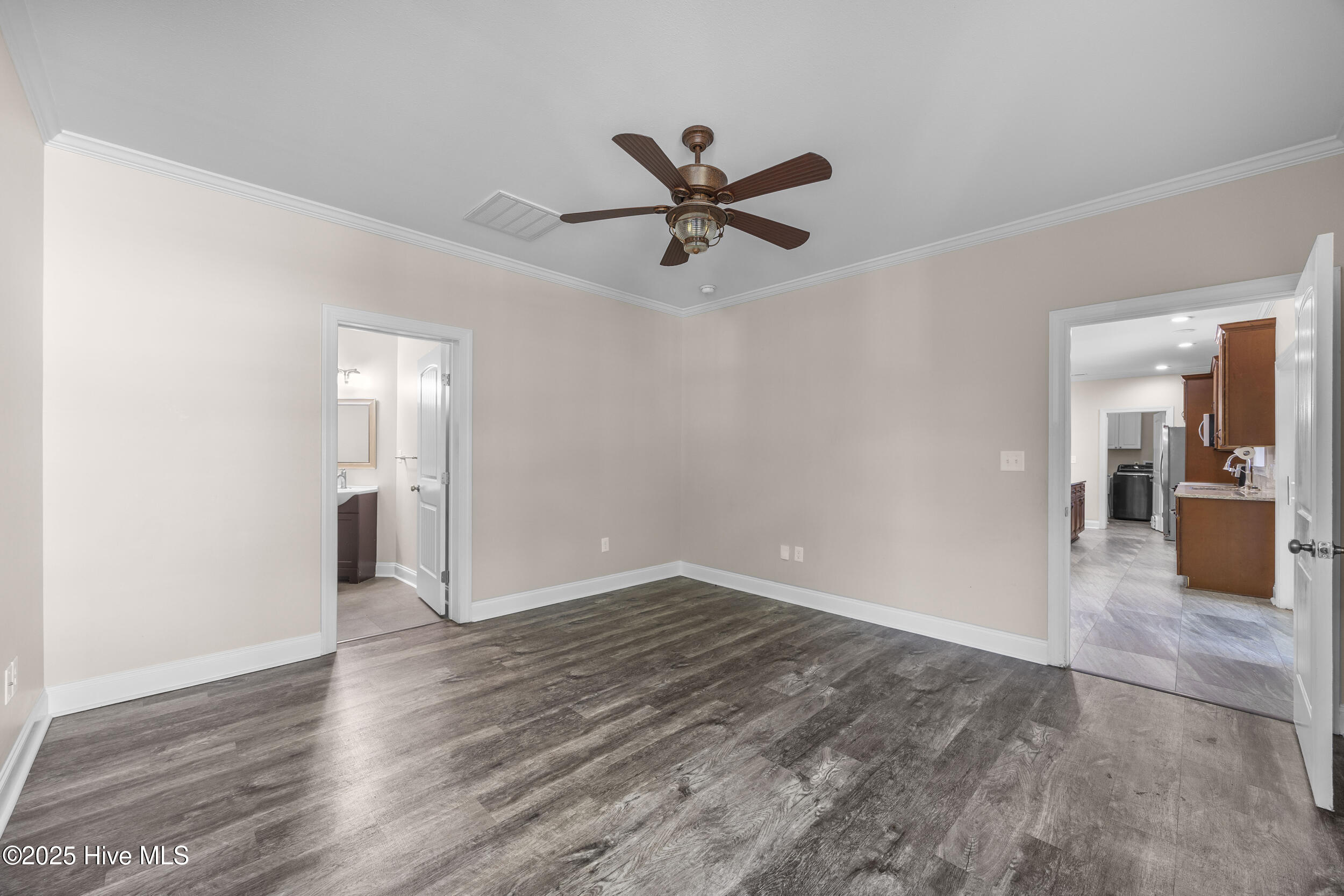 100528146 | Photo 21