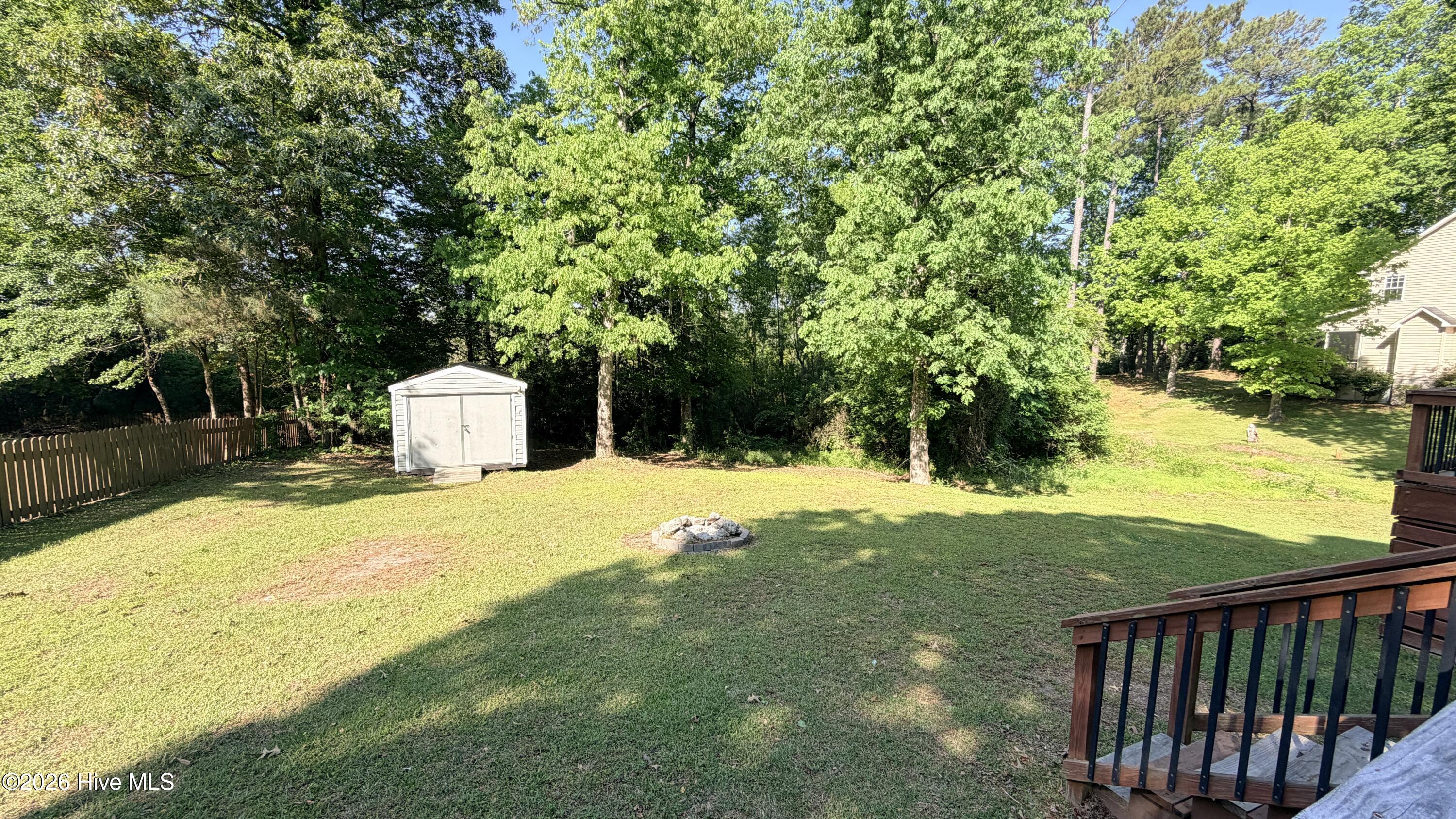 100569360 | Photo 28