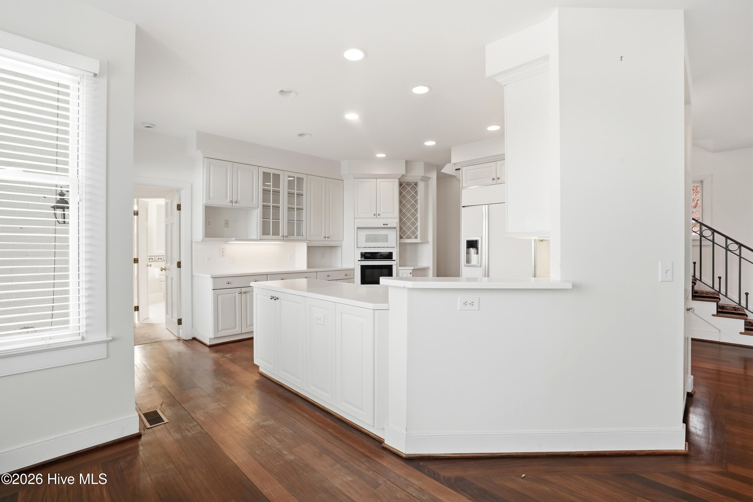 100556046 | Photo 39