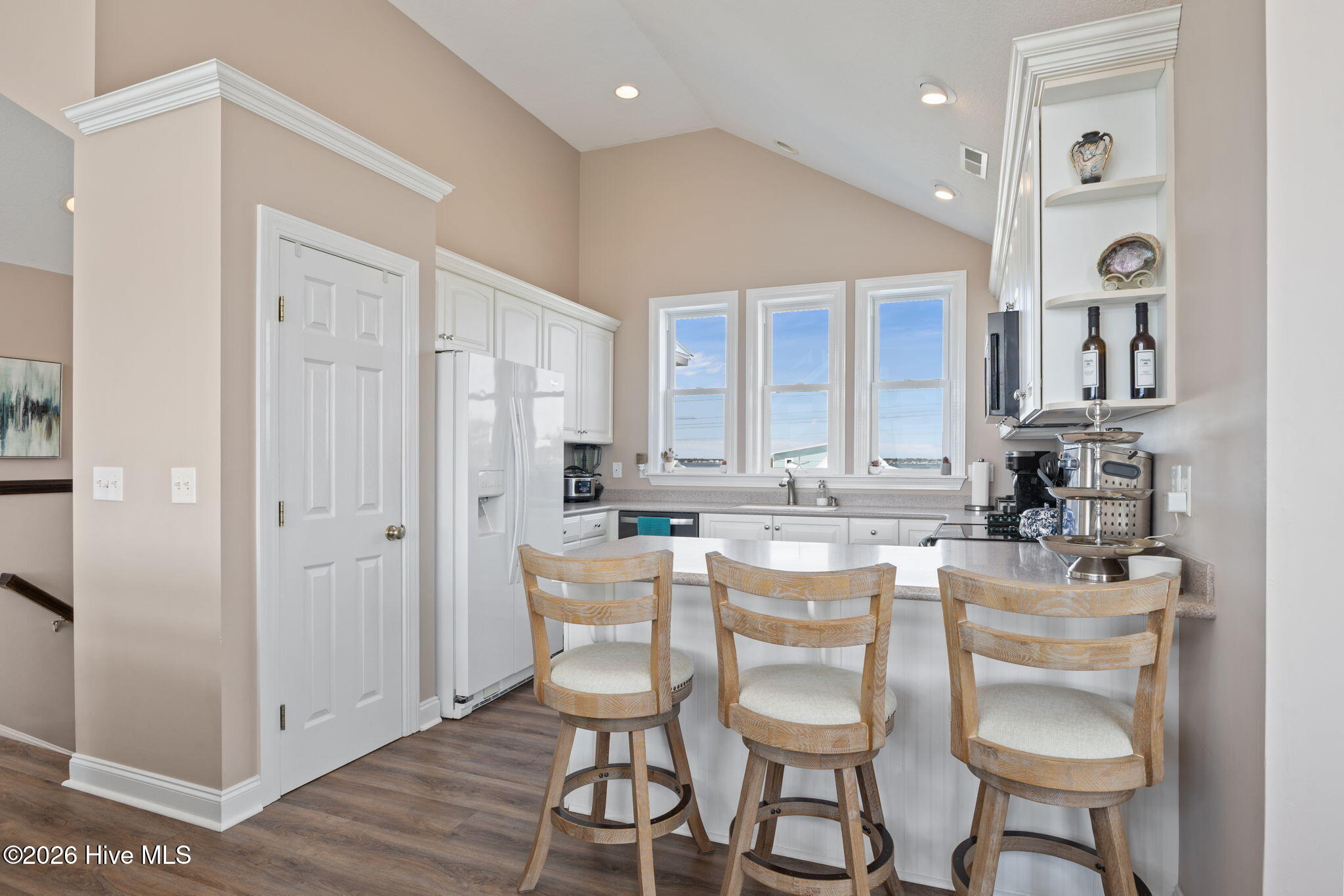 100563180 | Photo 10