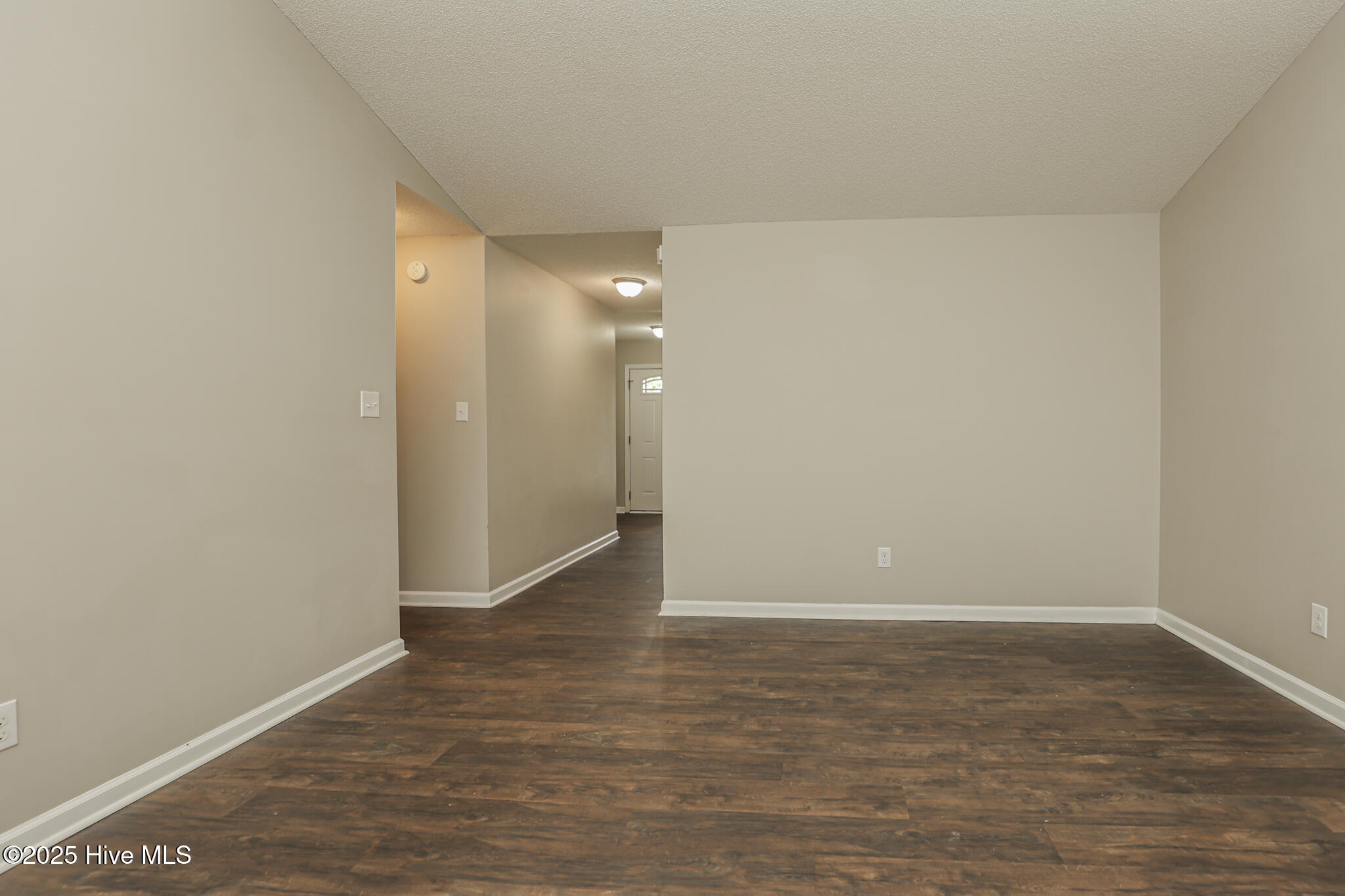 100536070 | Photo 26