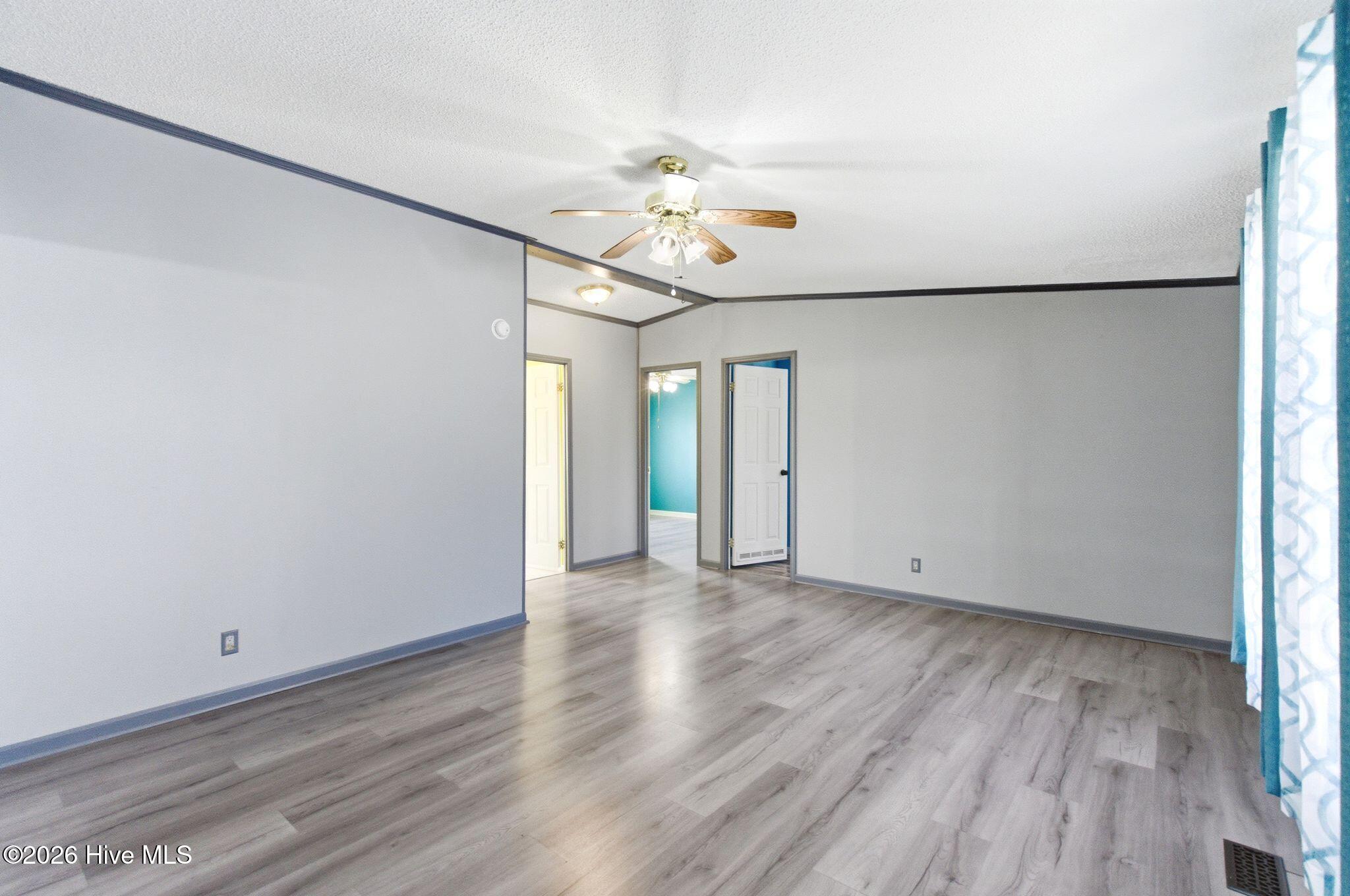 100561551 | Photo 36