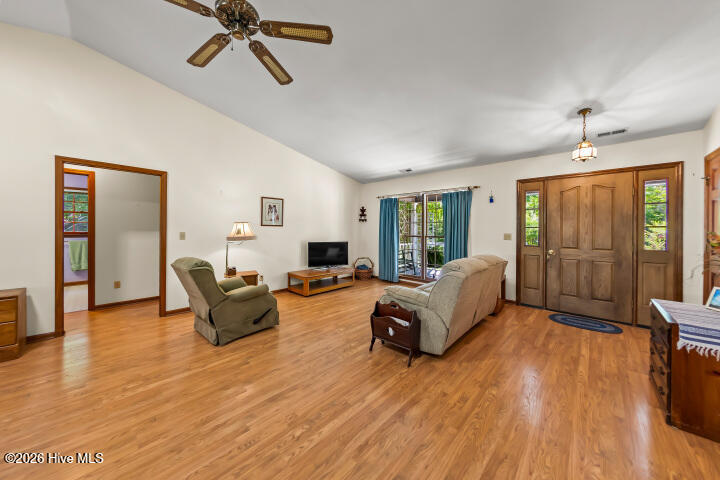 519 Country Club Drive W,Arapahoe