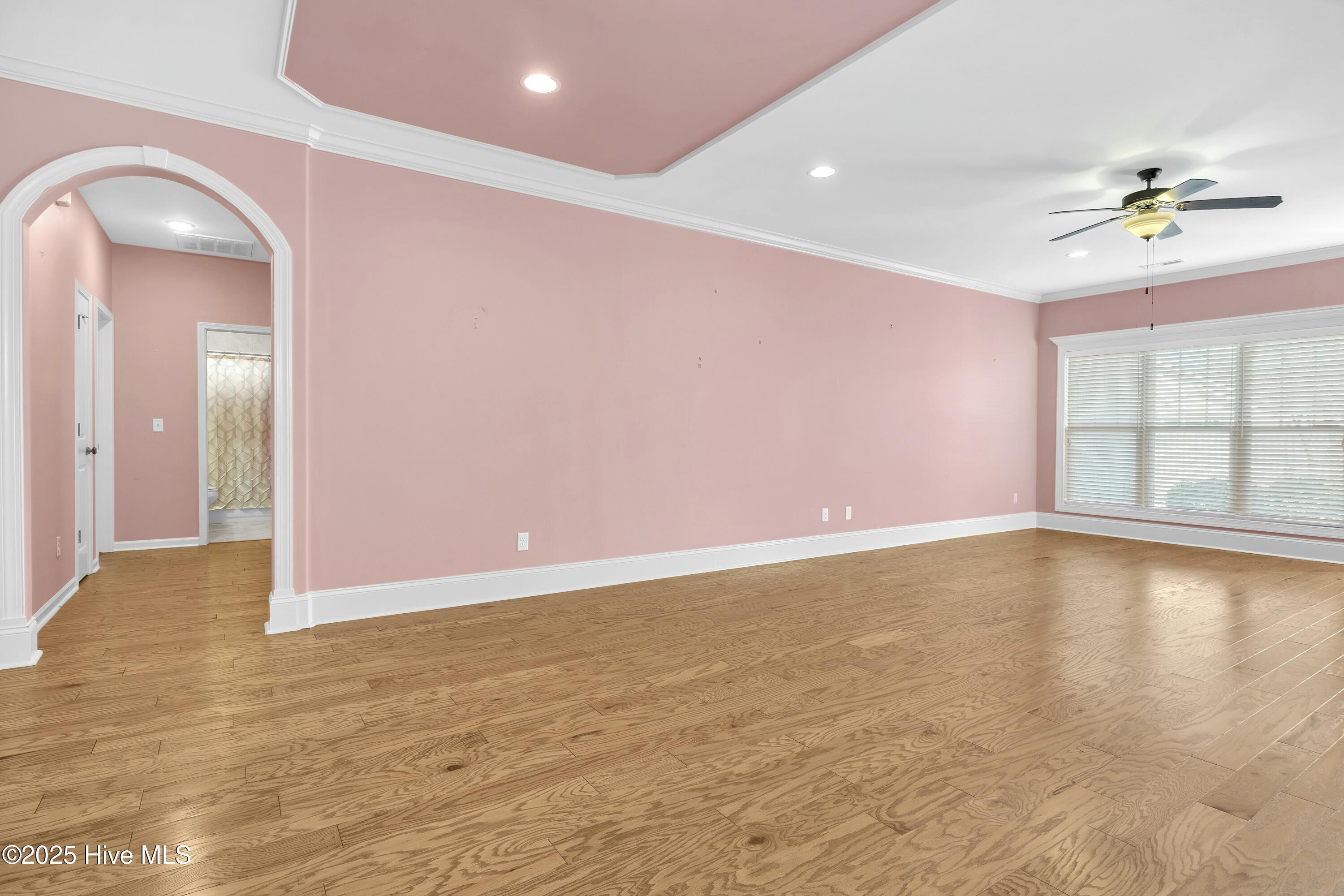 100489569 | Photo 13