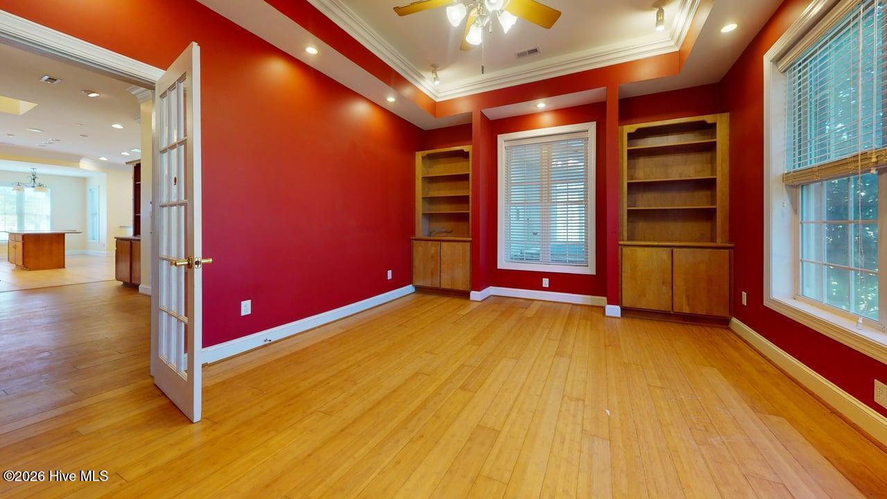 100568487 | Photo 58