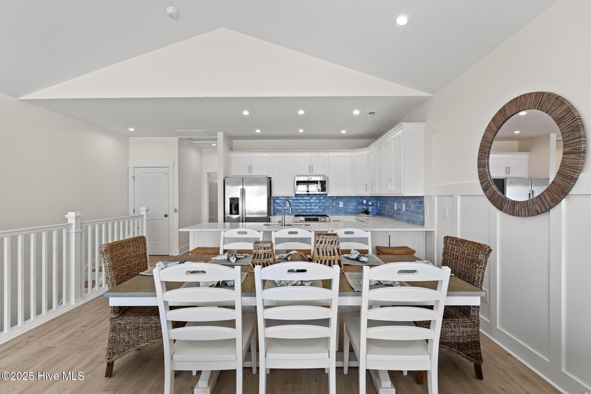 100528872 | Photo 10