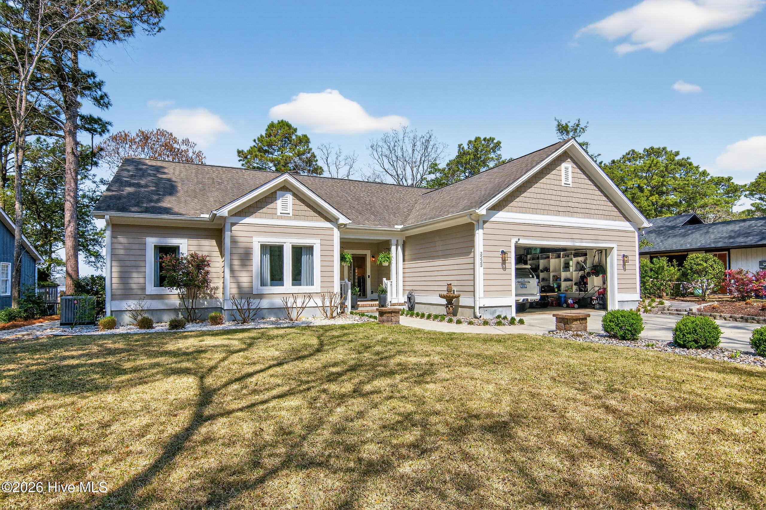 100565321 | Photo 11