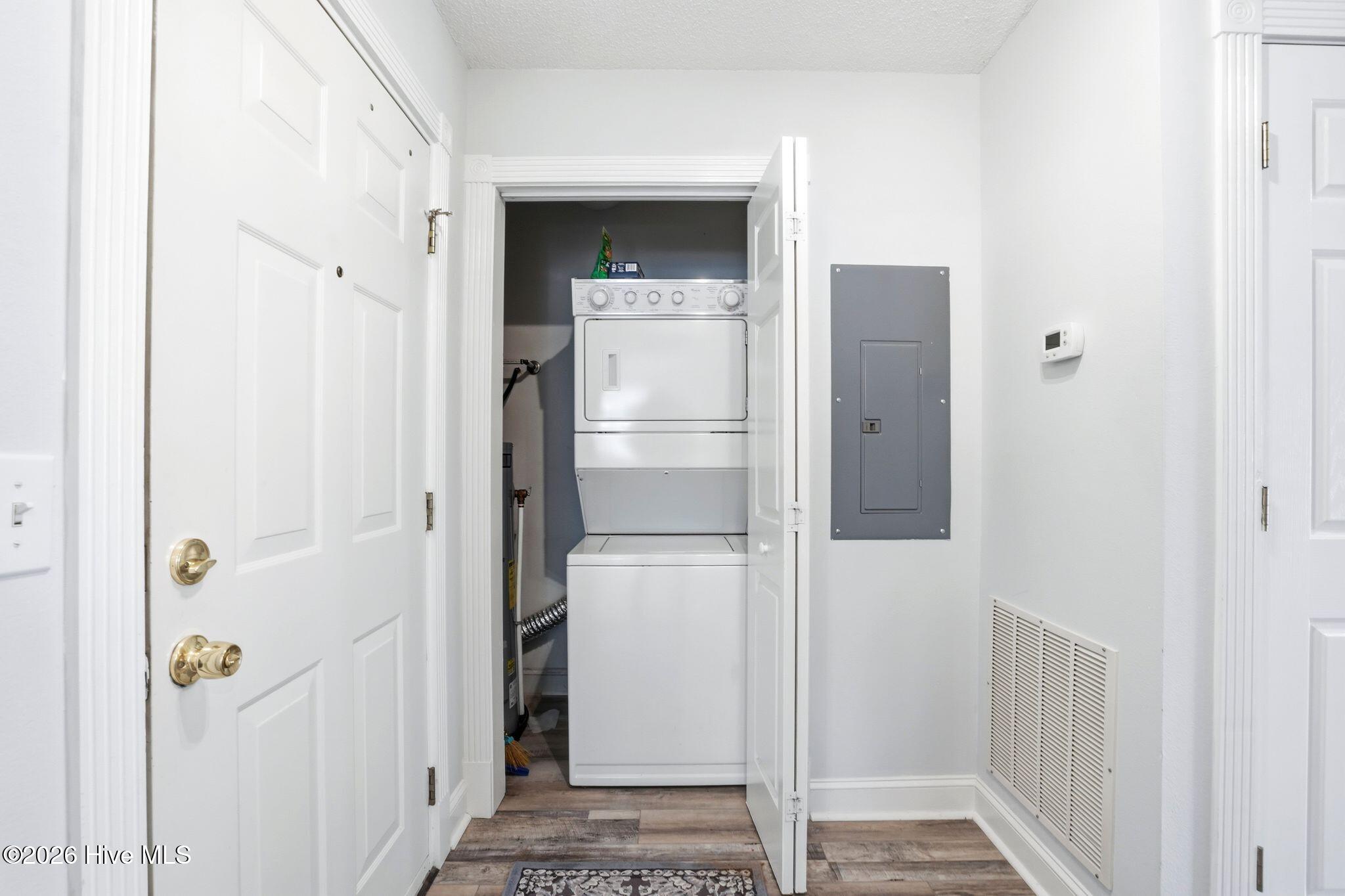 100564188 | Photo 21