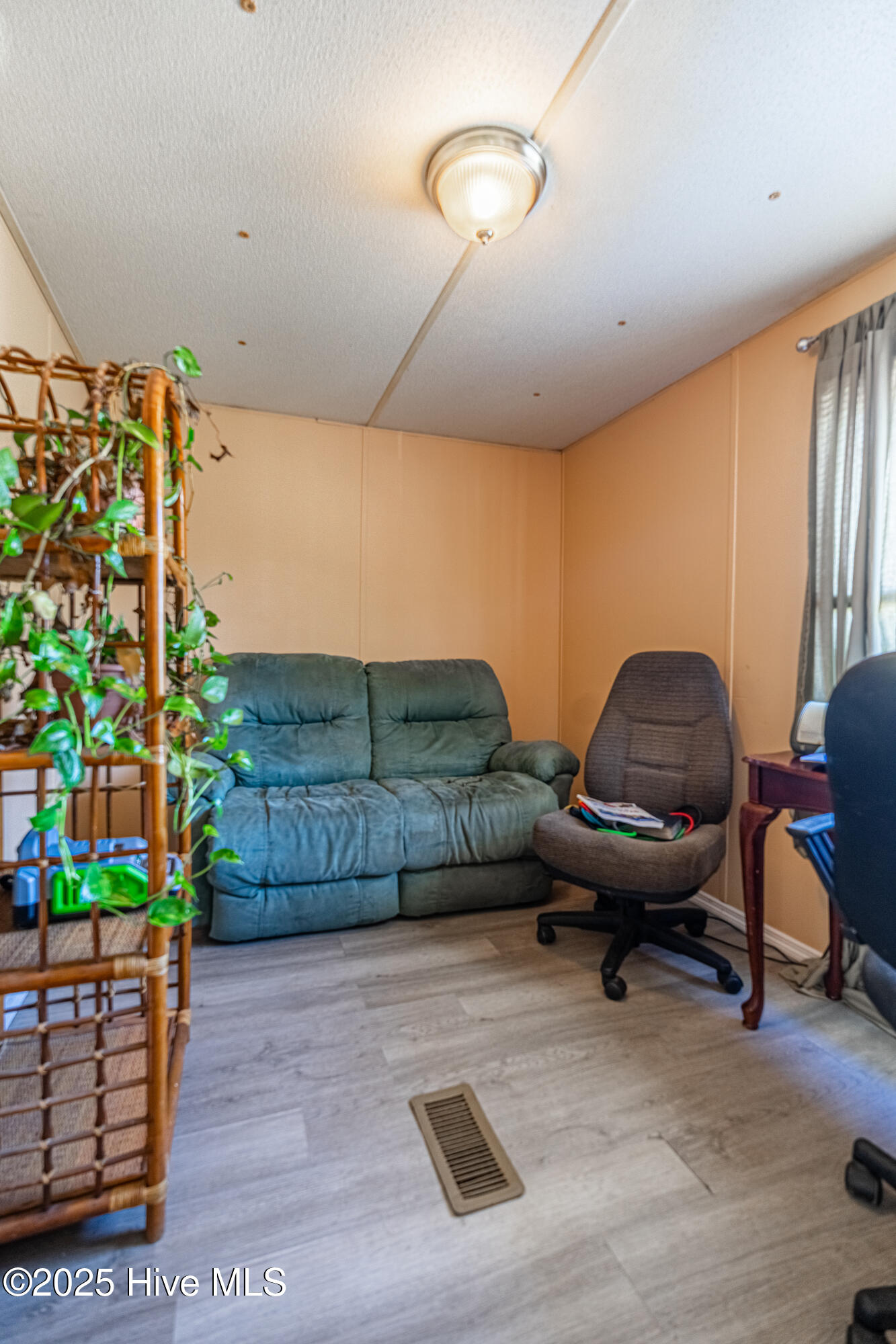 100538170 | Photo 10