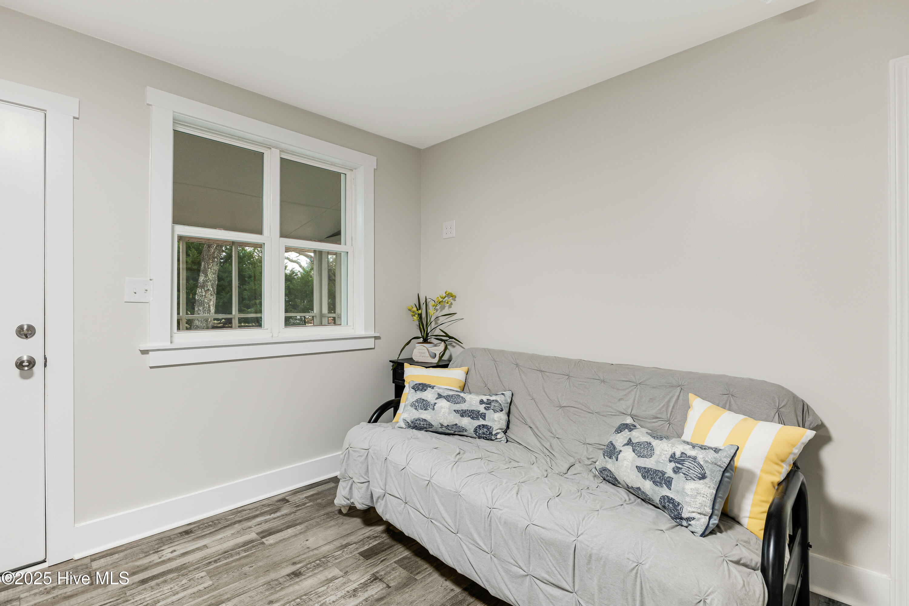 100501720 | Photo 15