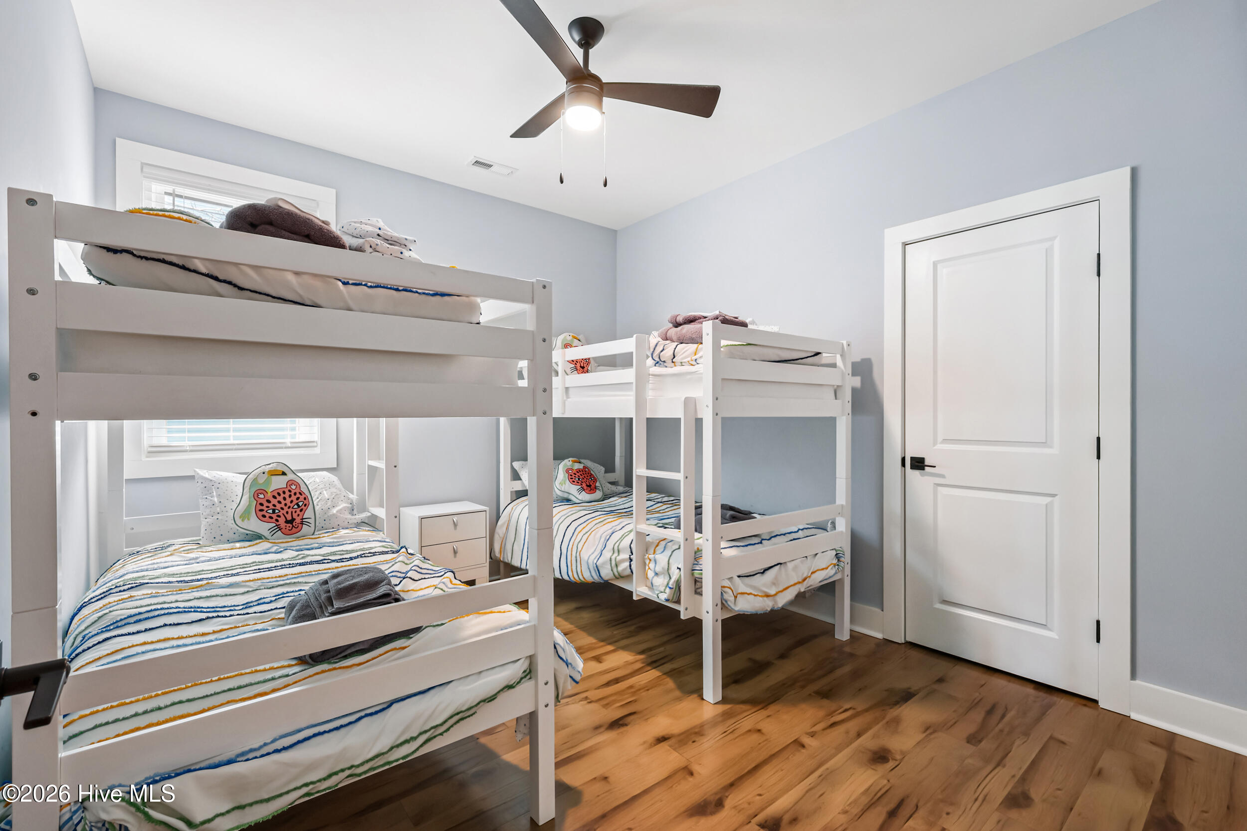 100558467 | Photo 16