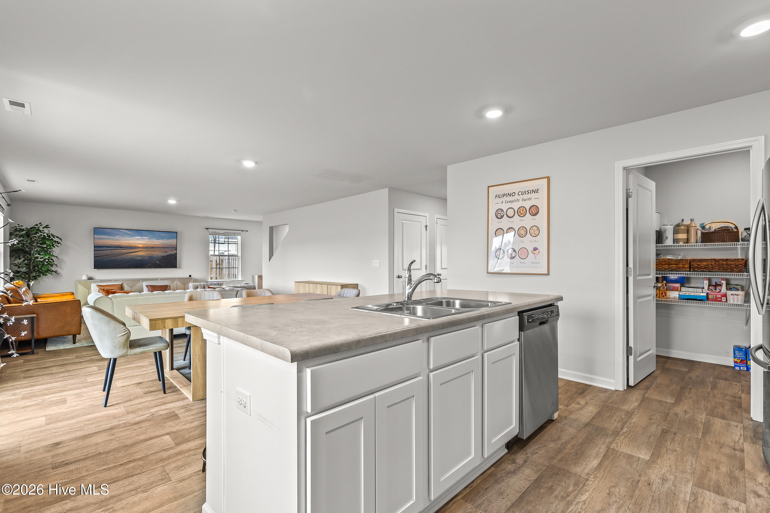 100549740 | Photo 15