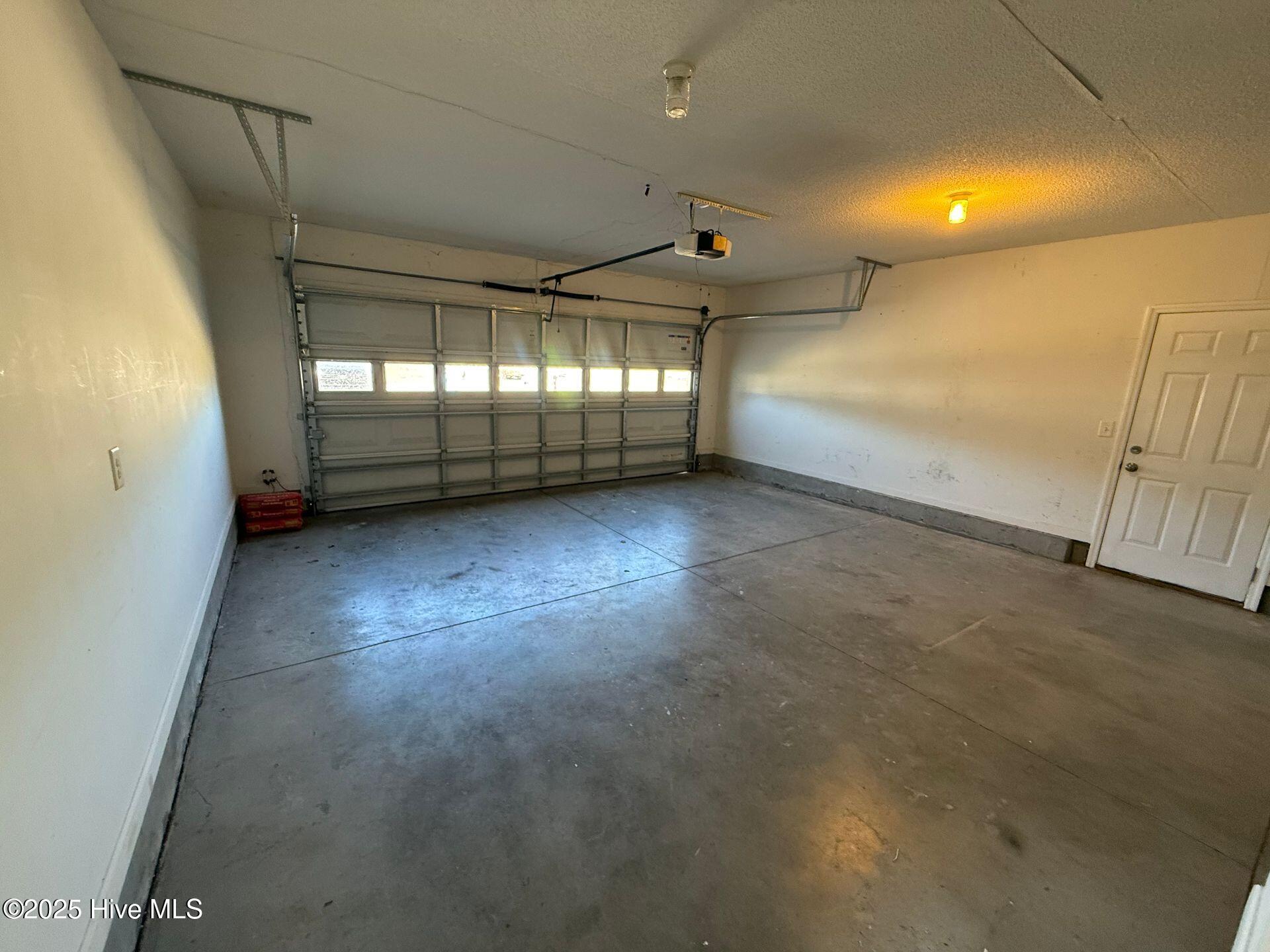 100540978 | Photo 14