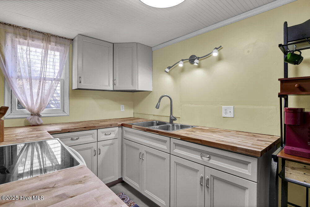 100533445 | Photo 67