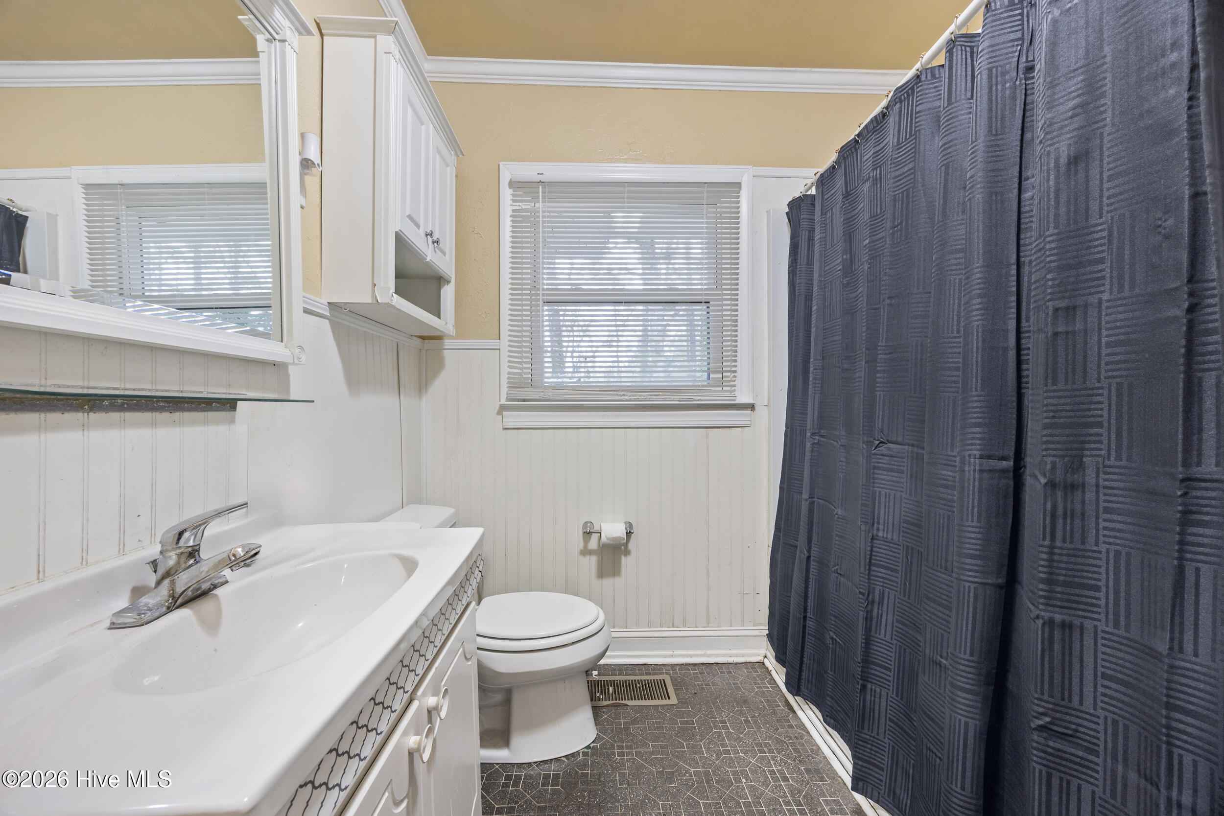 100560184 | Photo 20