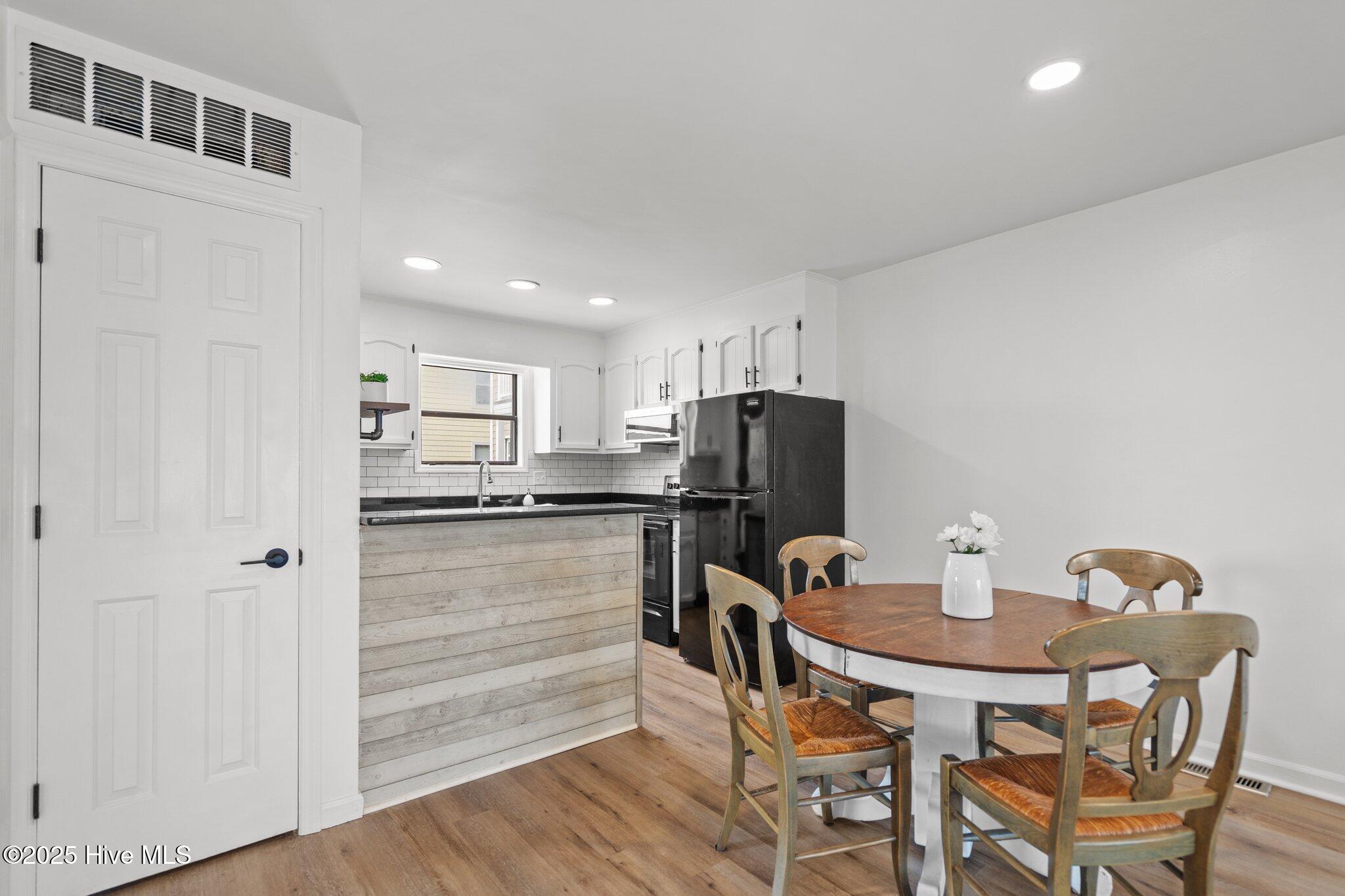 100509298 | Photo 14