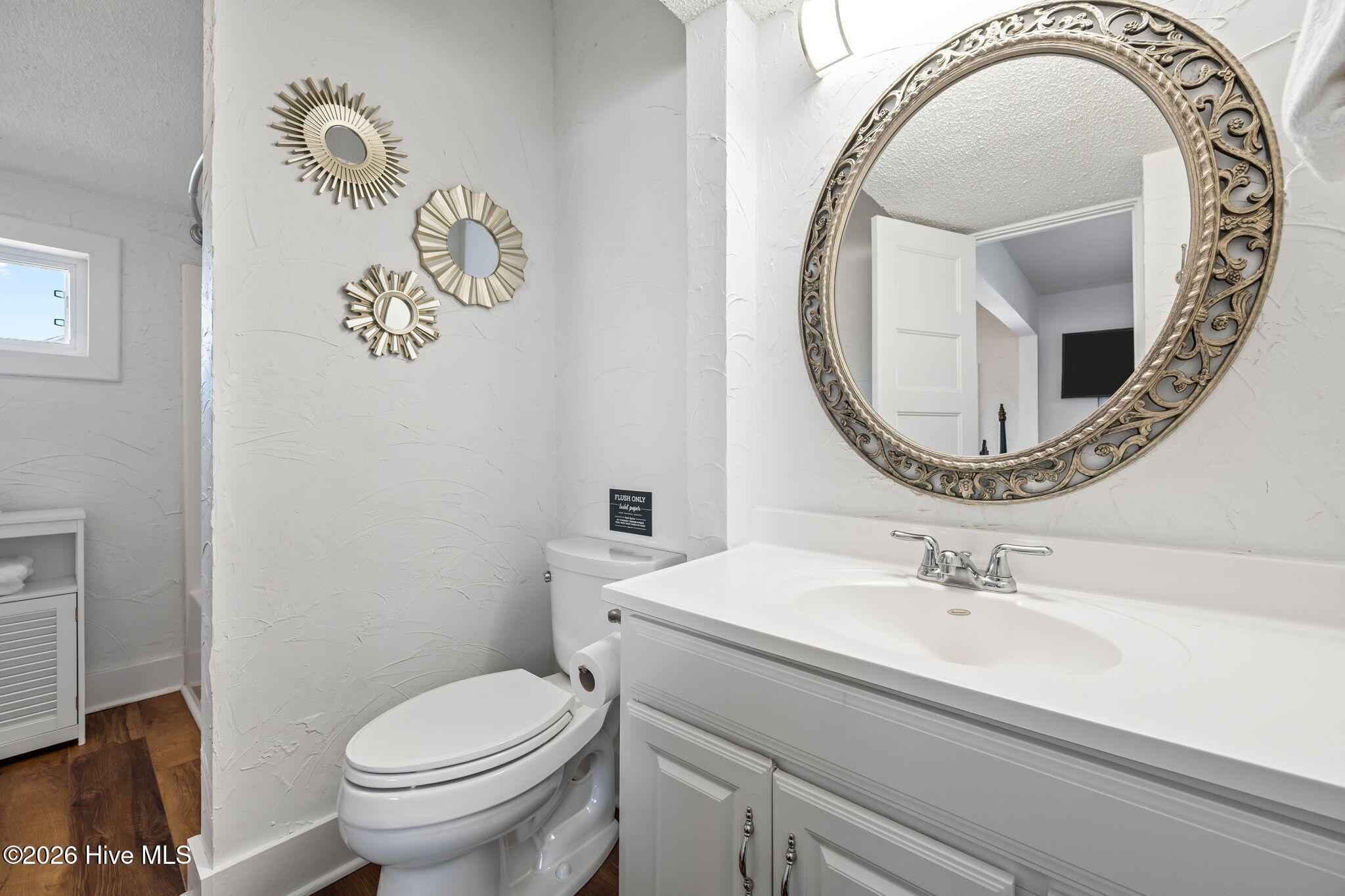 100569093 | Photo 38