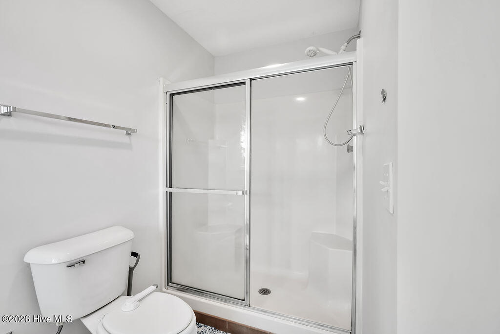 100567084 | Photo 24