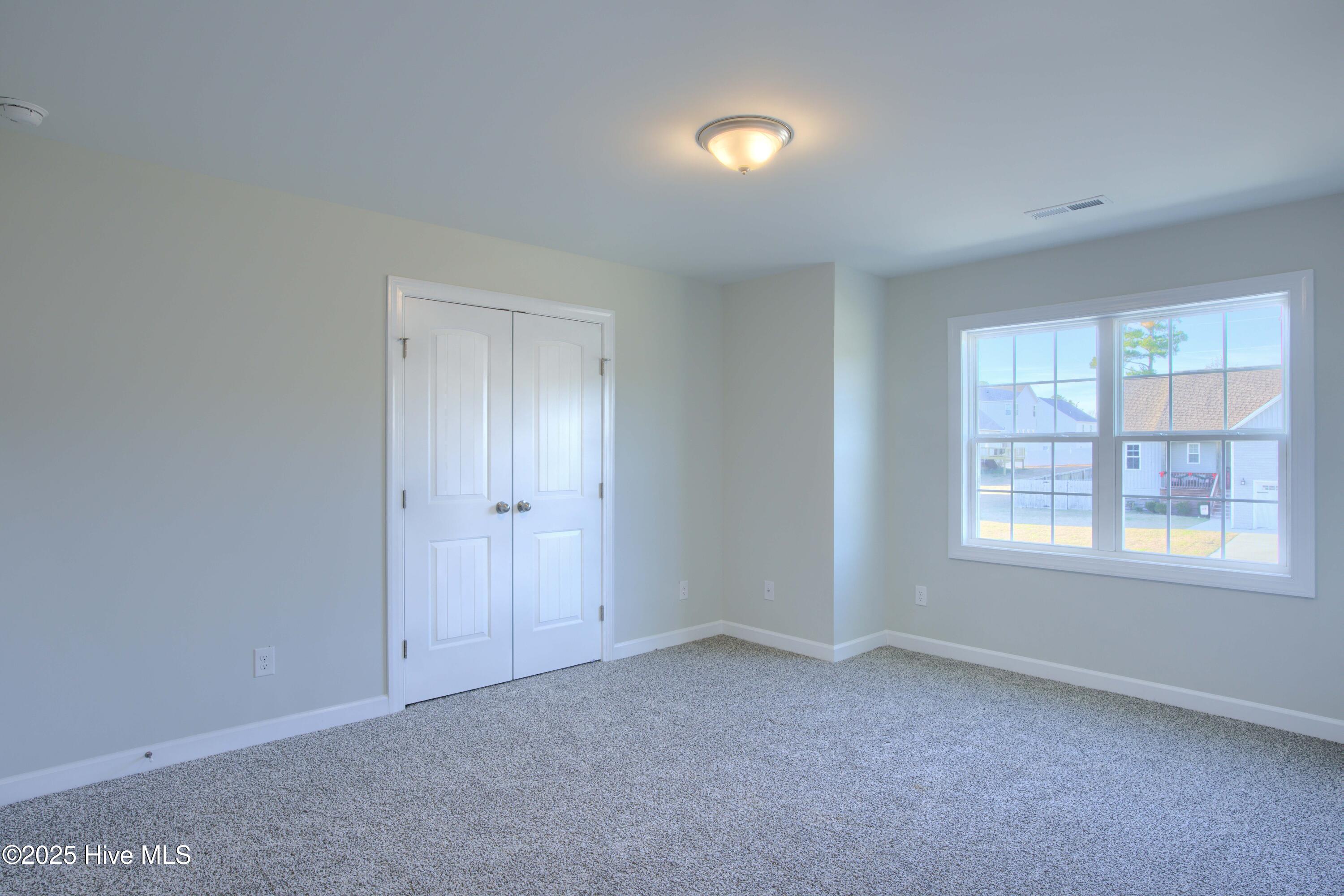 100527048 | Photo 27