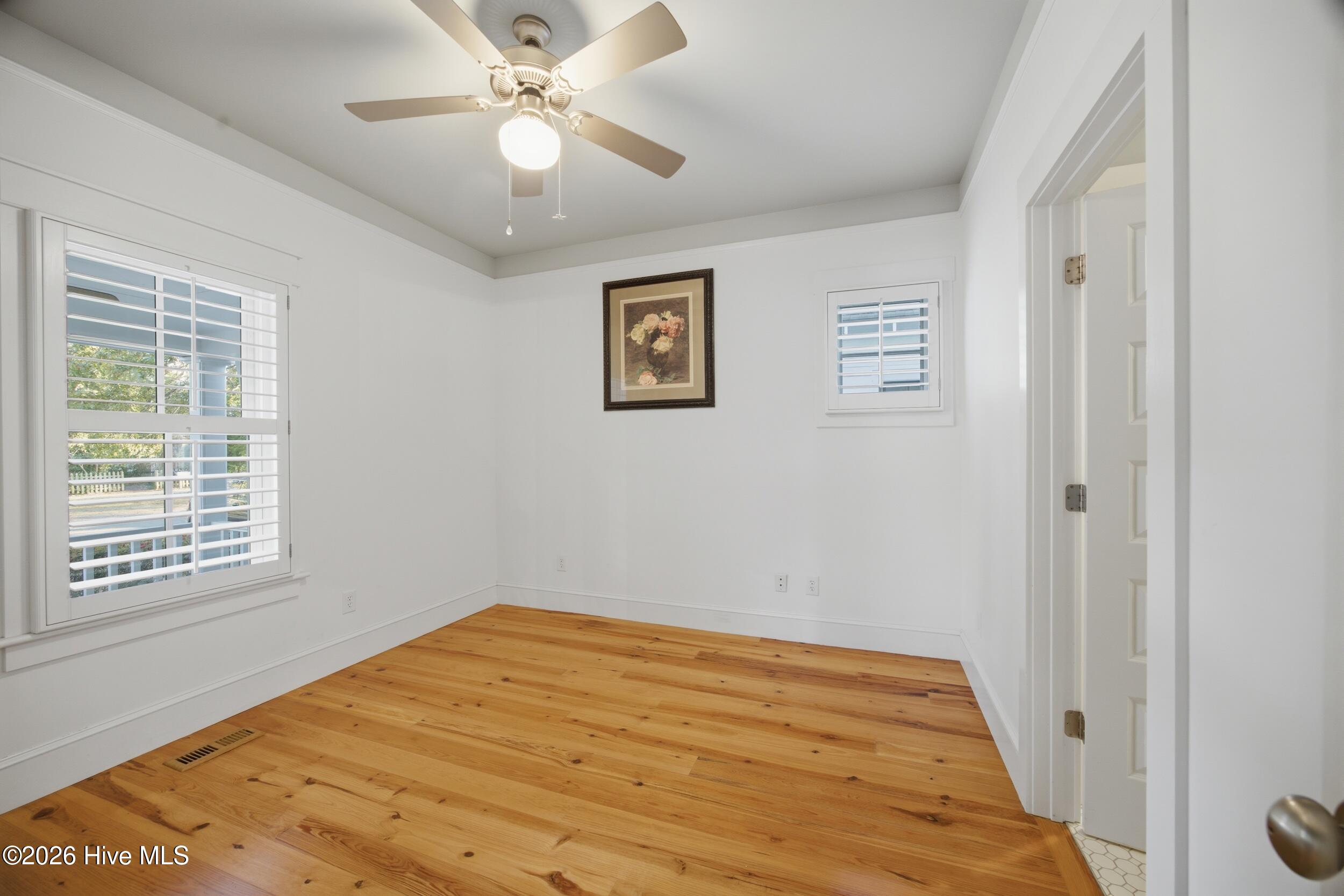 100566122 | Photo 16