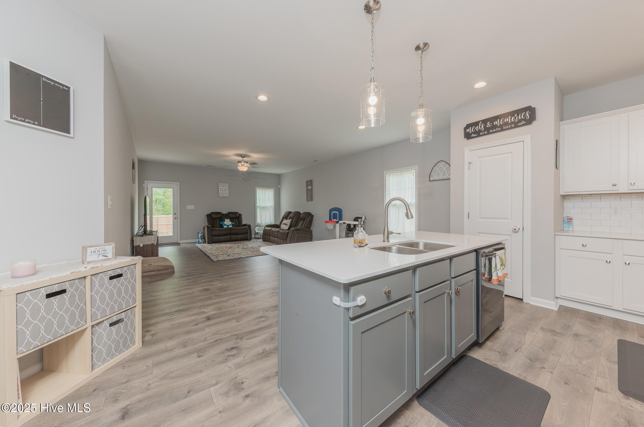 200 Laurel lake rd kitchen