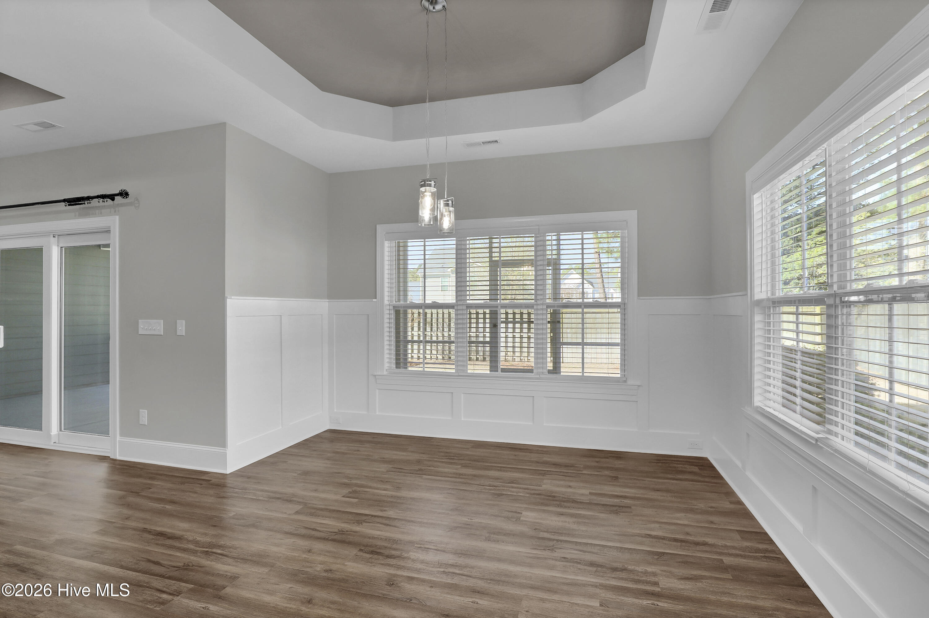 100564151 | Photo 12