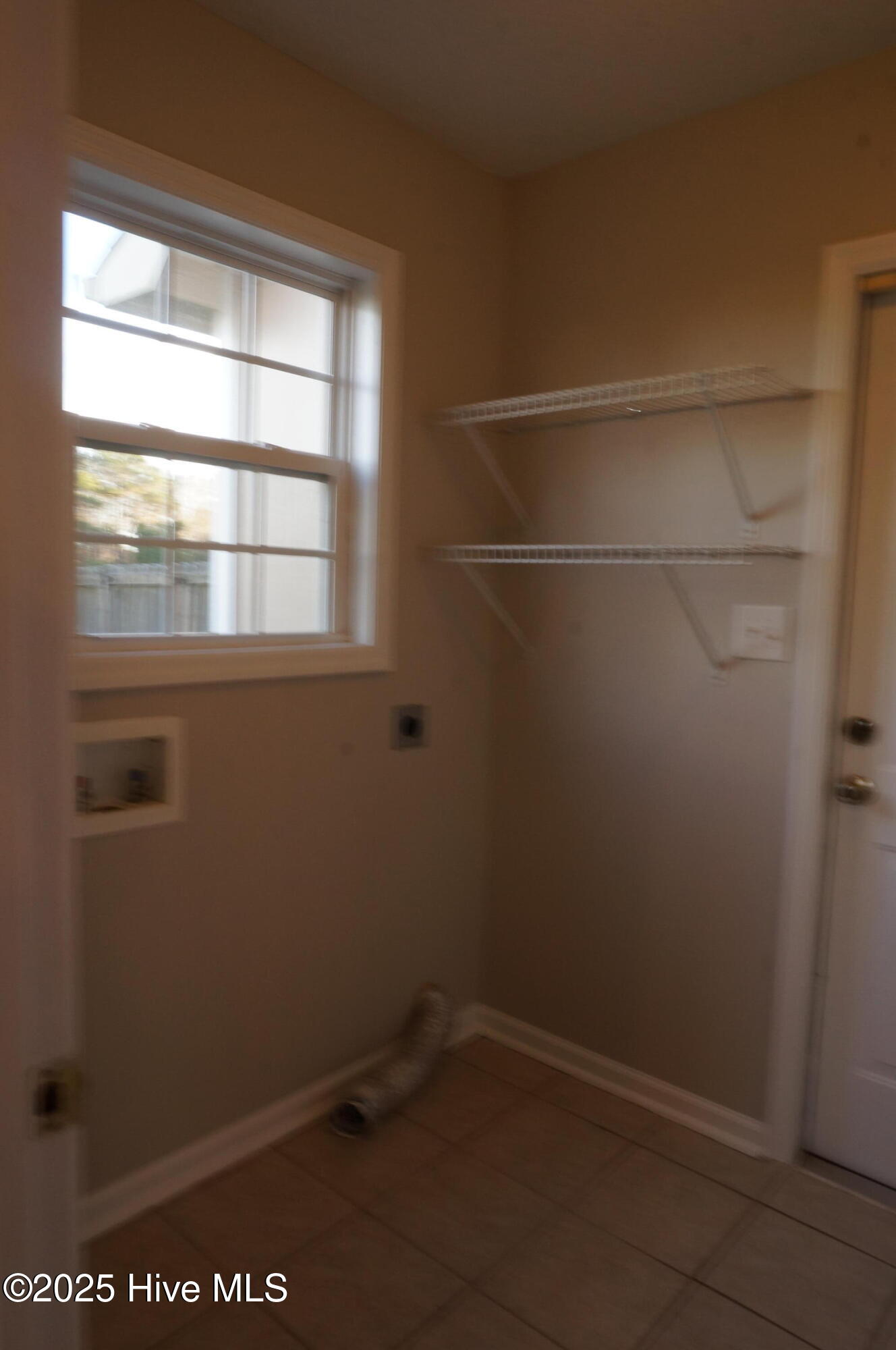 100546004 | Photo 11