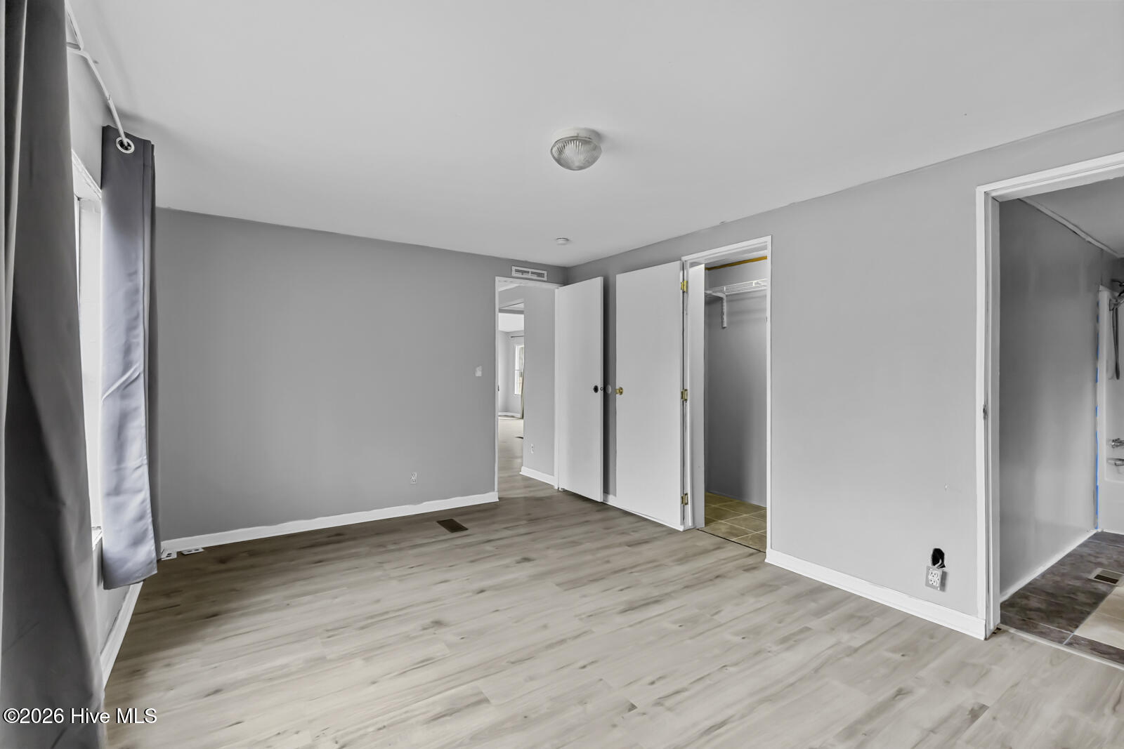 100556050 | Photo 24