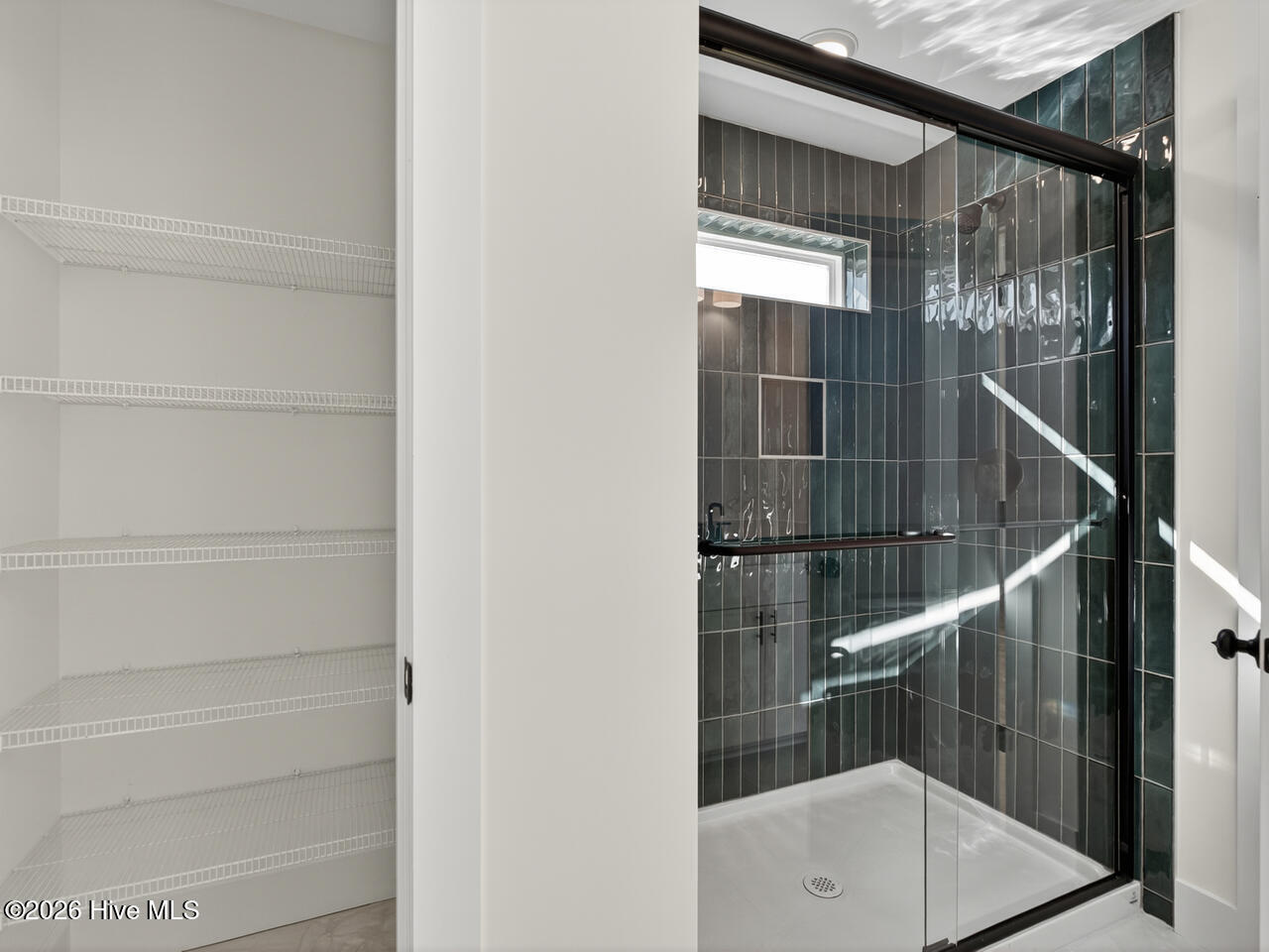 100547597 | Photo 36