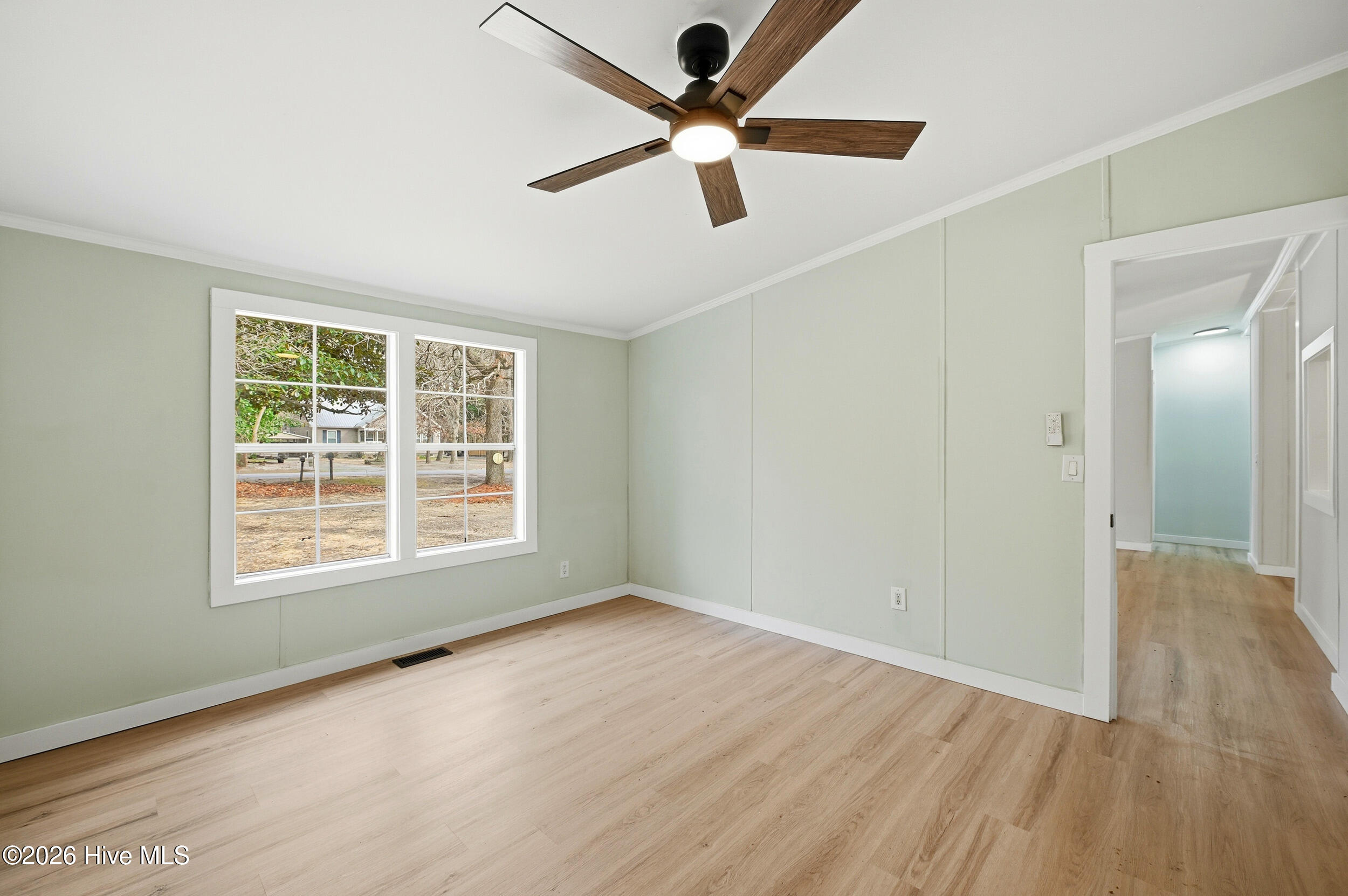 100552773 | Photo 16