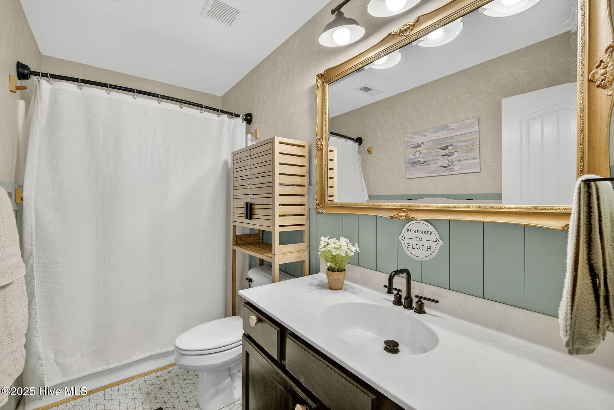 100539935 | Photo 22