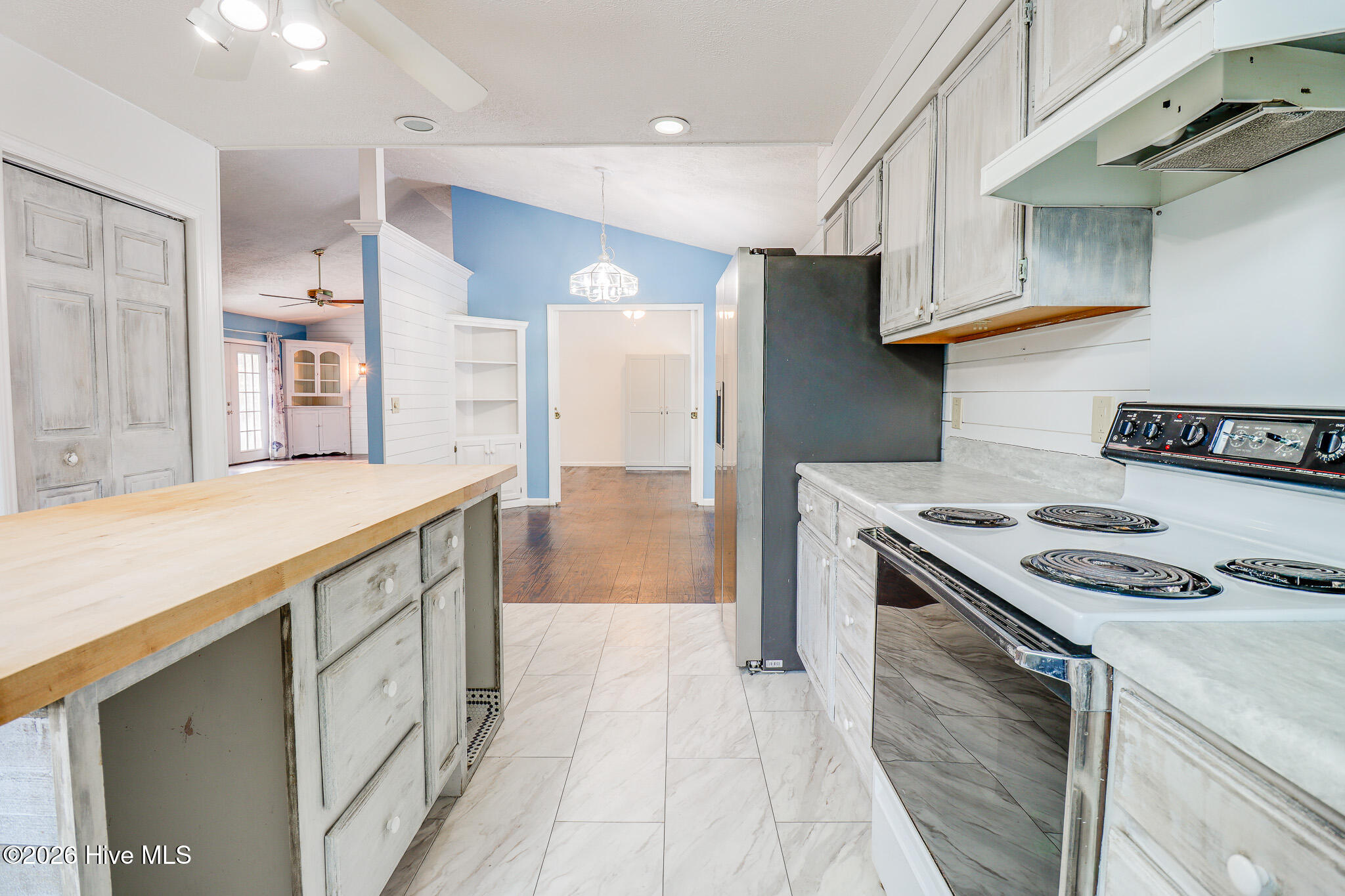 100544057 | Photo 12