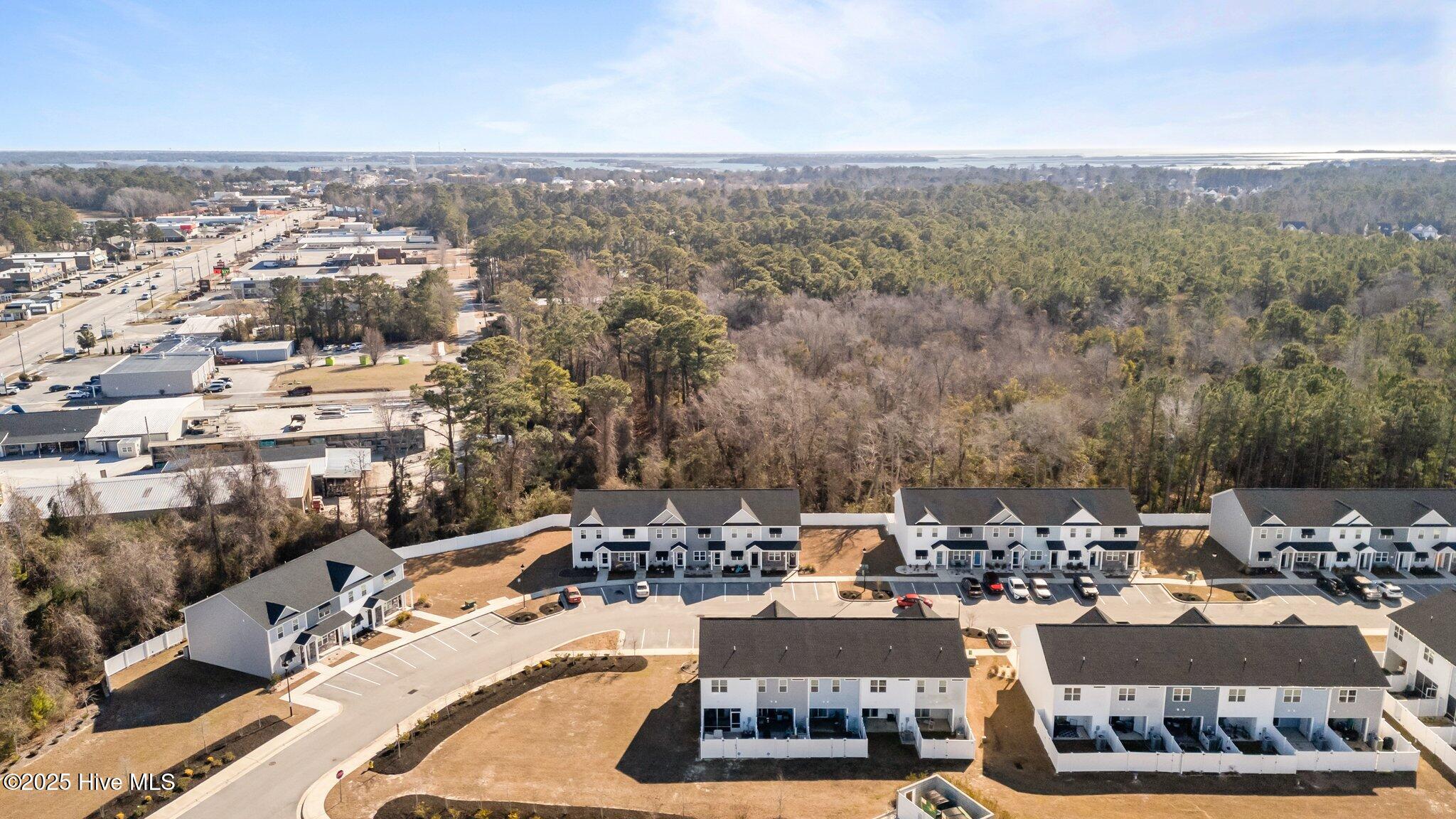 100563898 | Photo 35