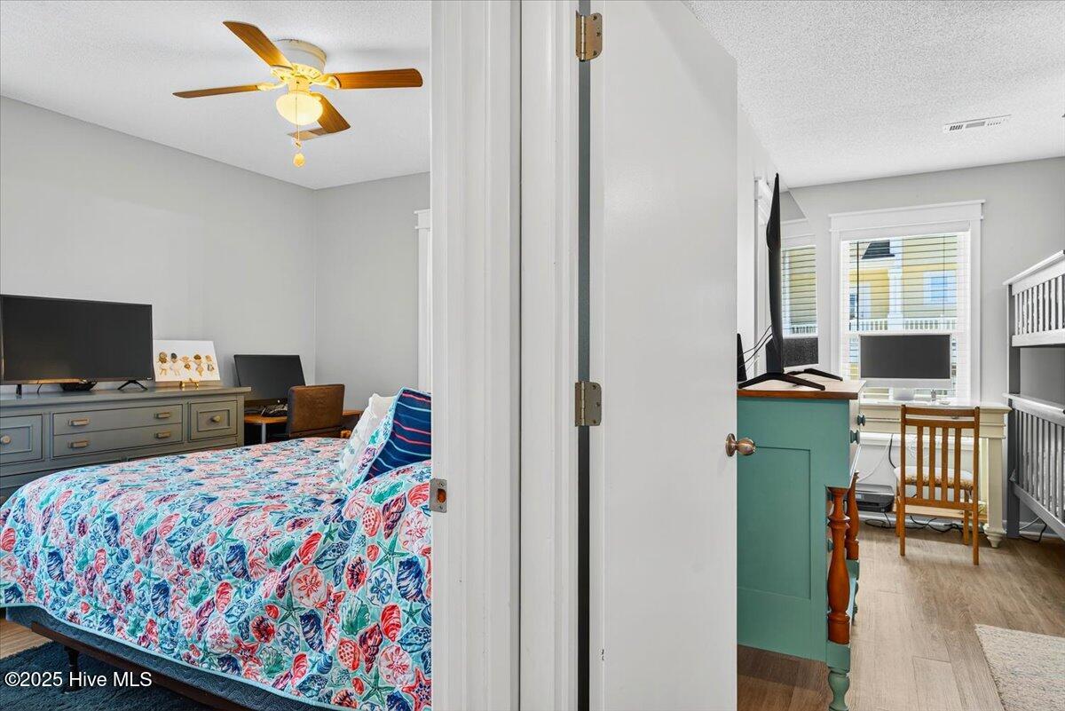 100529253 | Photo 33