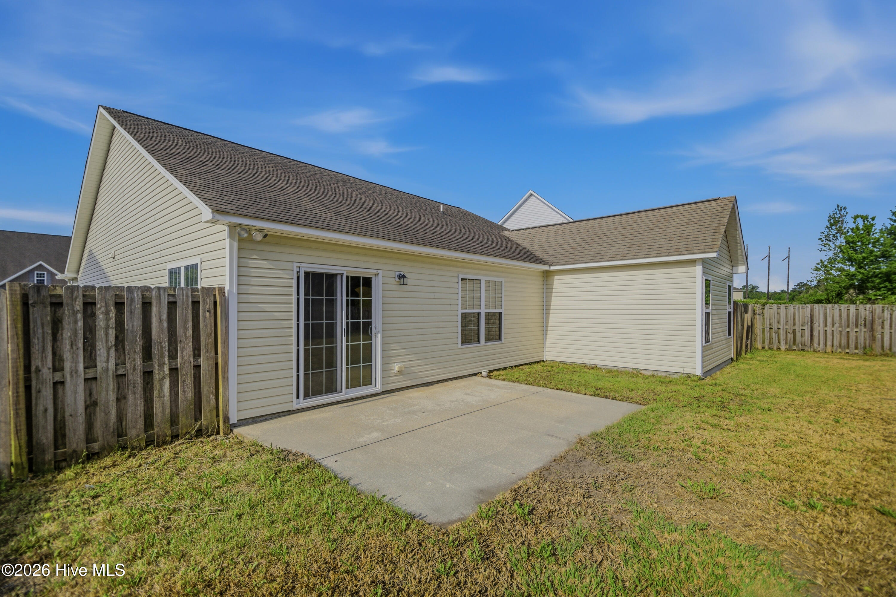 100568409 | Photo 26