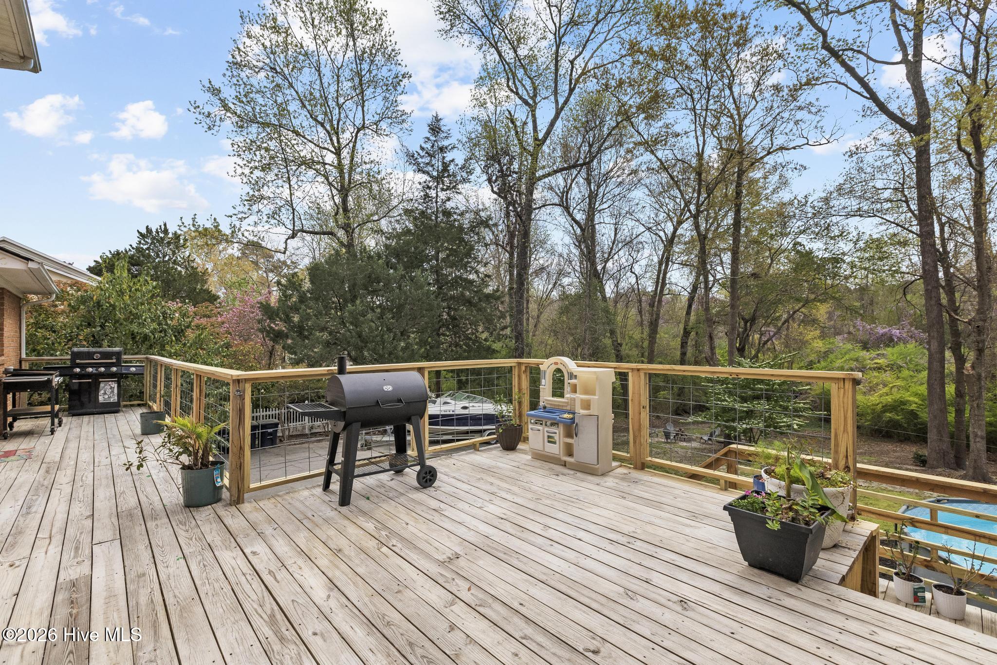 100563926 | Photo 43