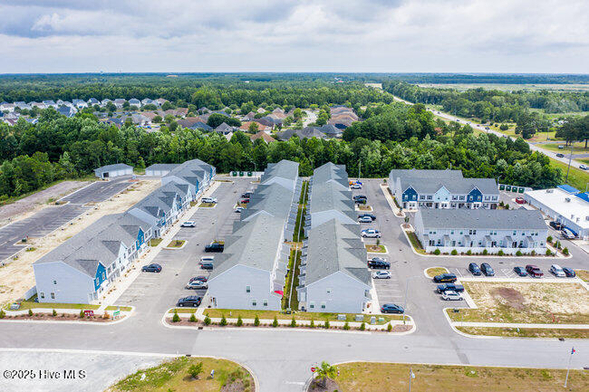 100542683 | Photo 42