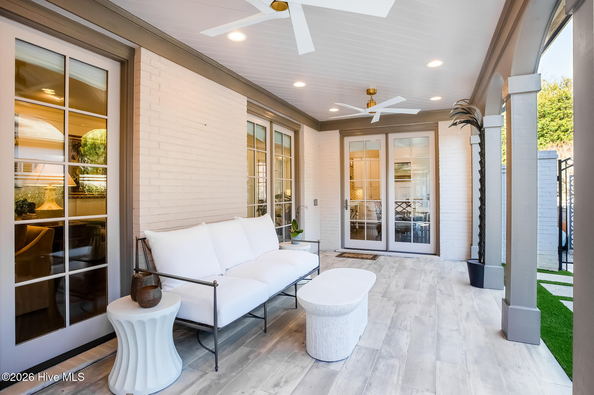 100552685 | Photo 34