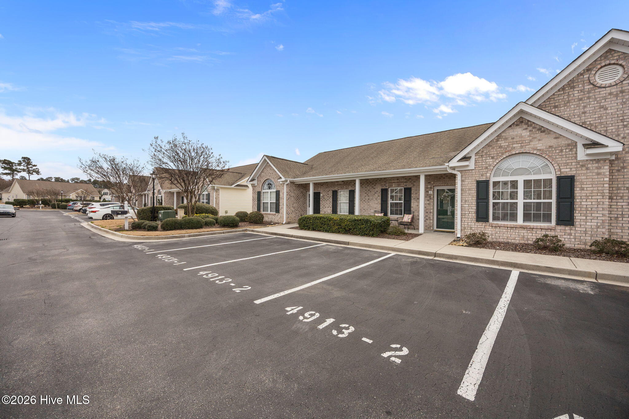 100556175 | Photo 35