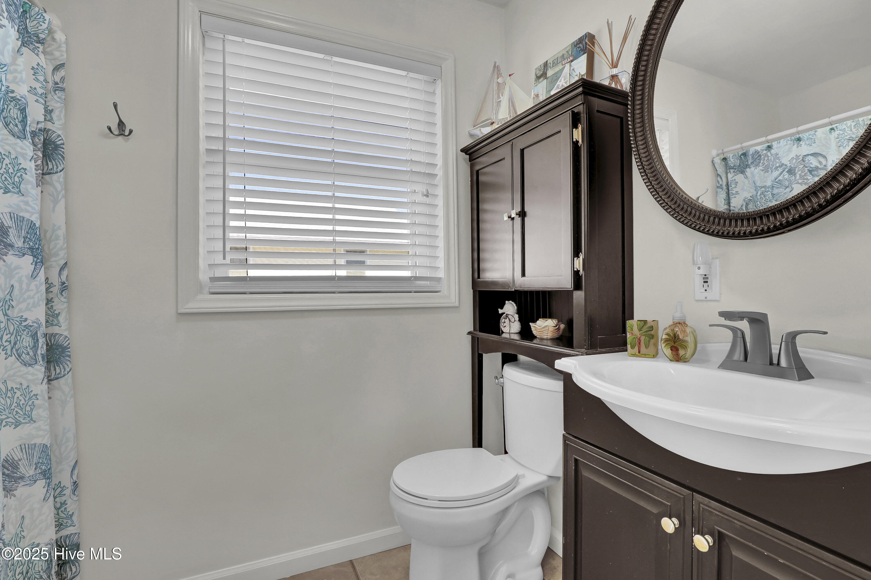 100531386 | Photo 15