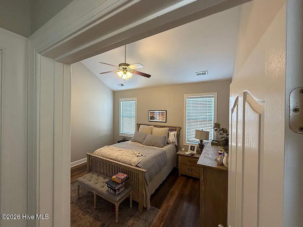 100551229 | Photo 15