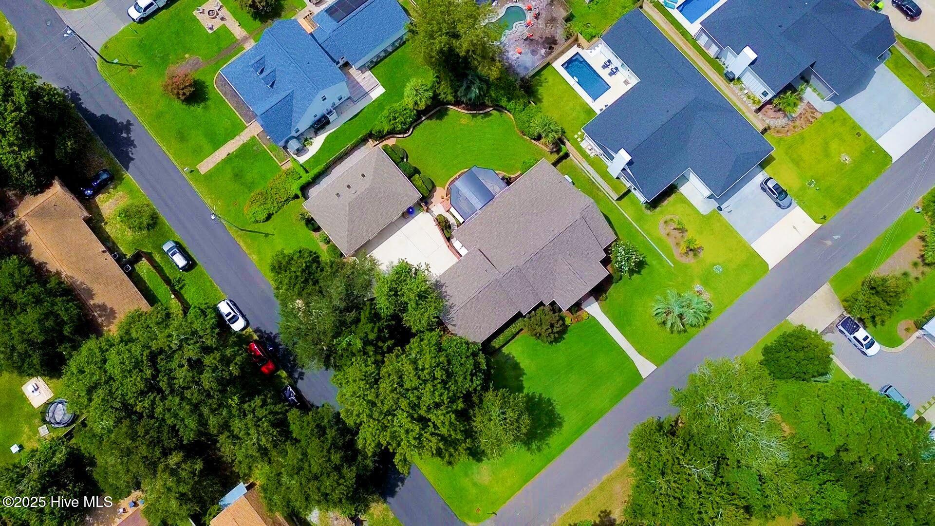 100528011 | Photo 62