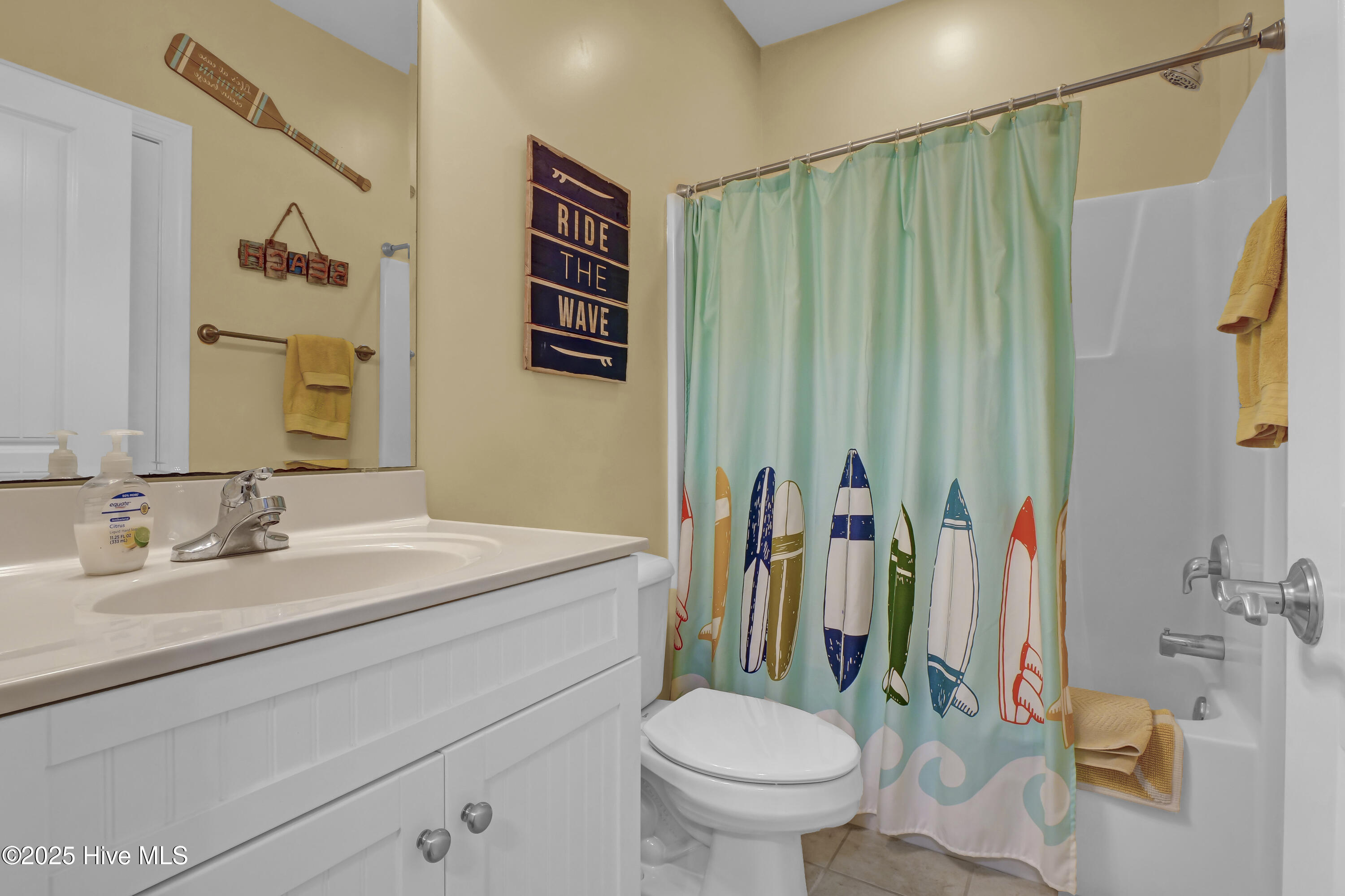 100508177 | Photo 23