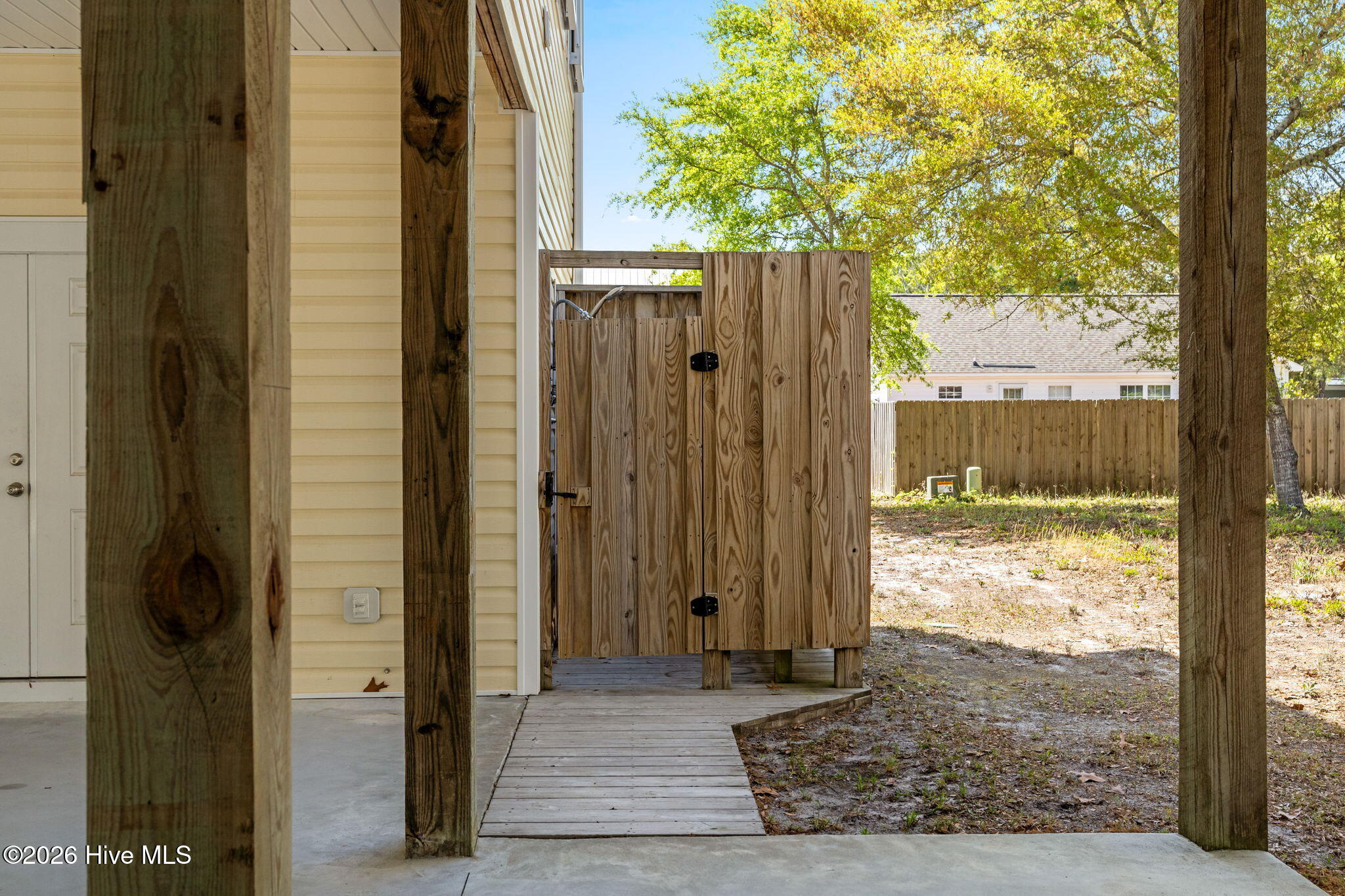 100568462 | Photo 18