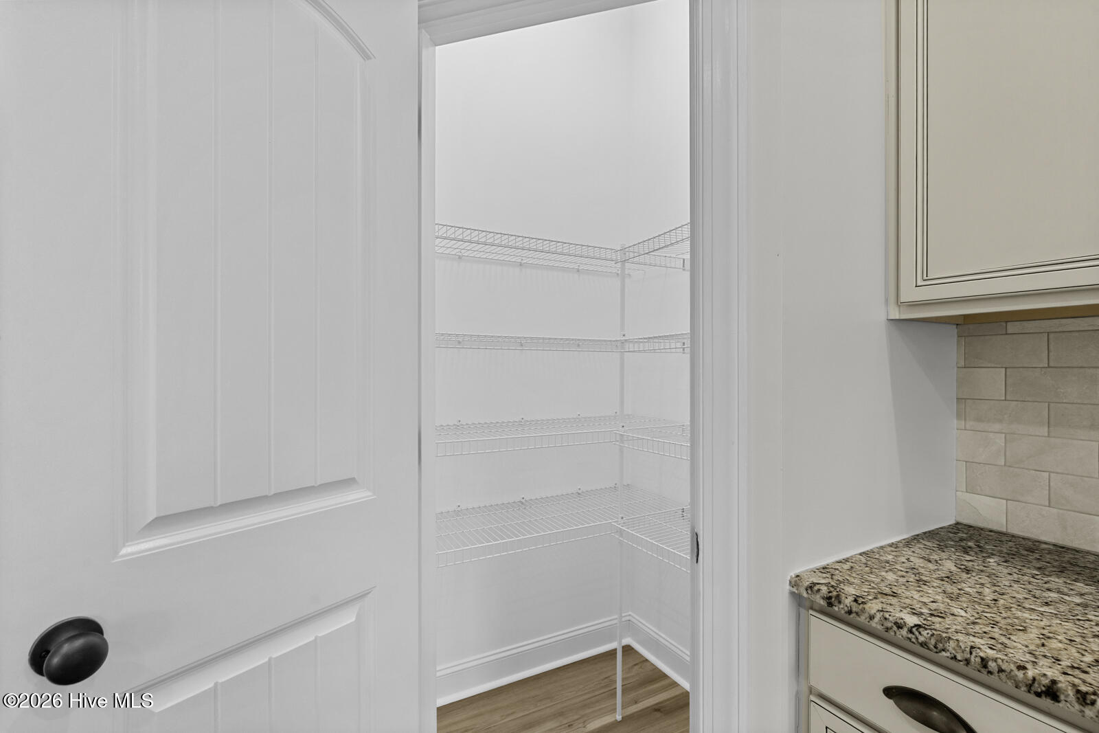 100562904 | Photo 13