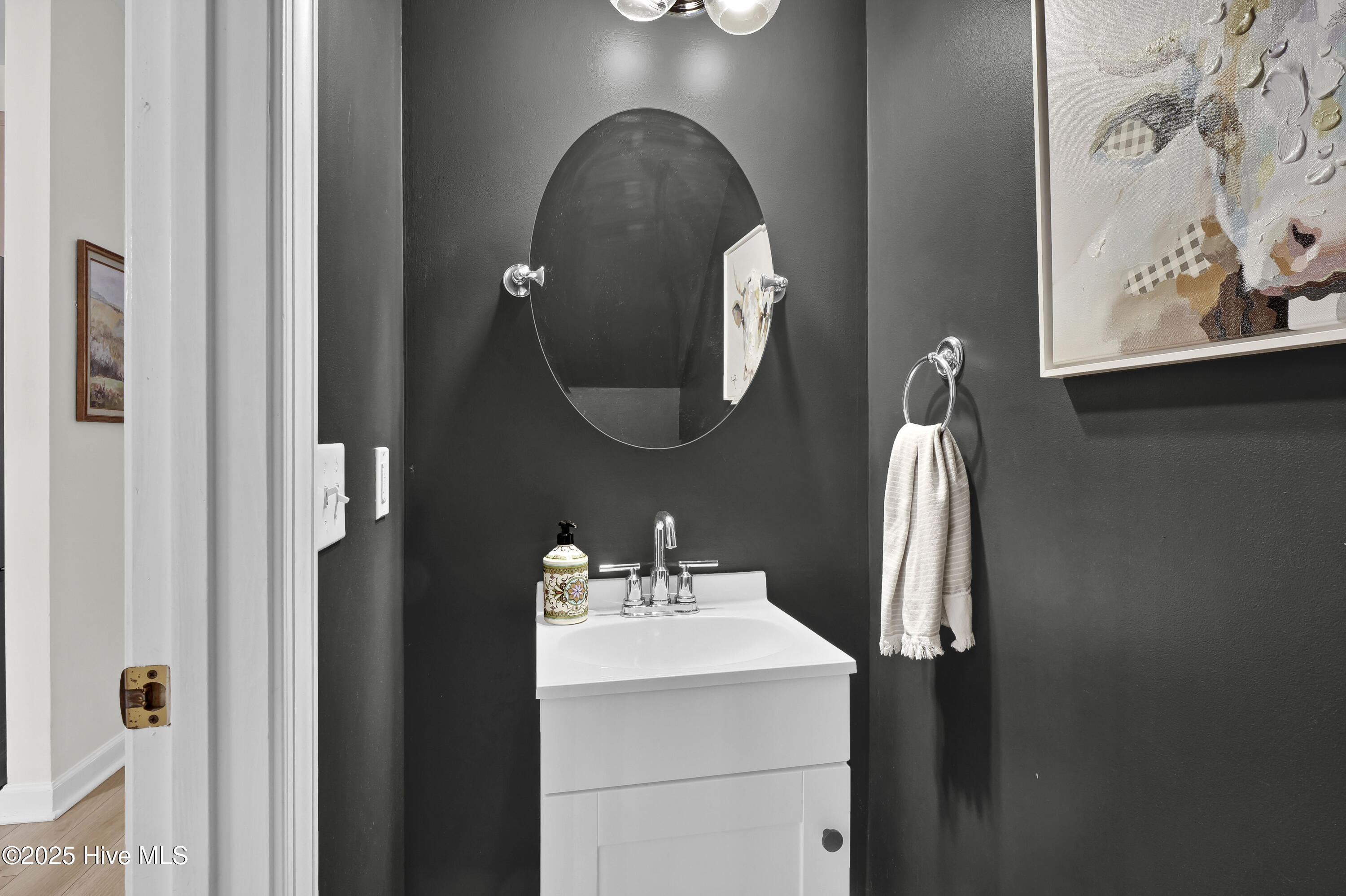 100546697 | Photo 11