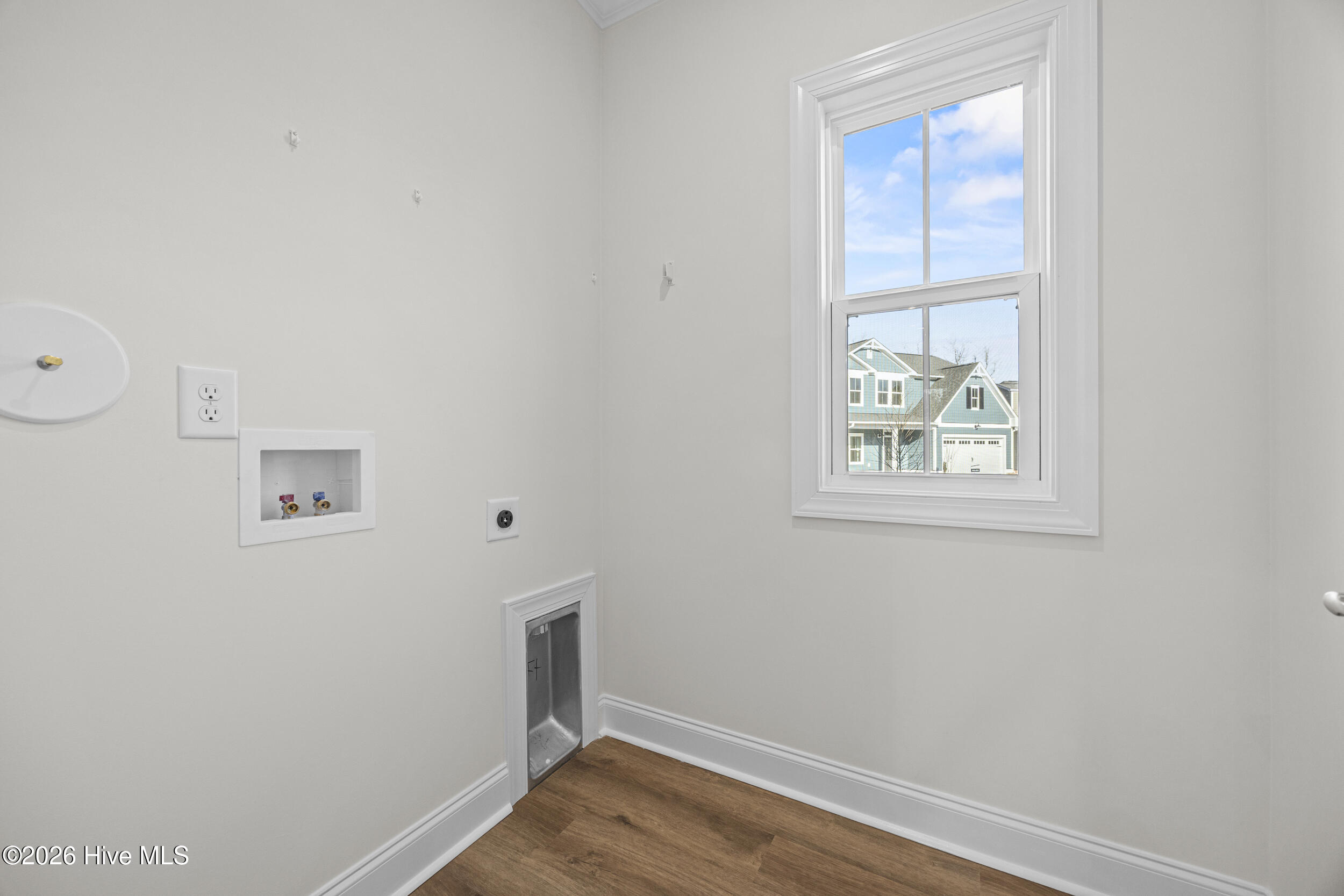 100556976 | Photo 27