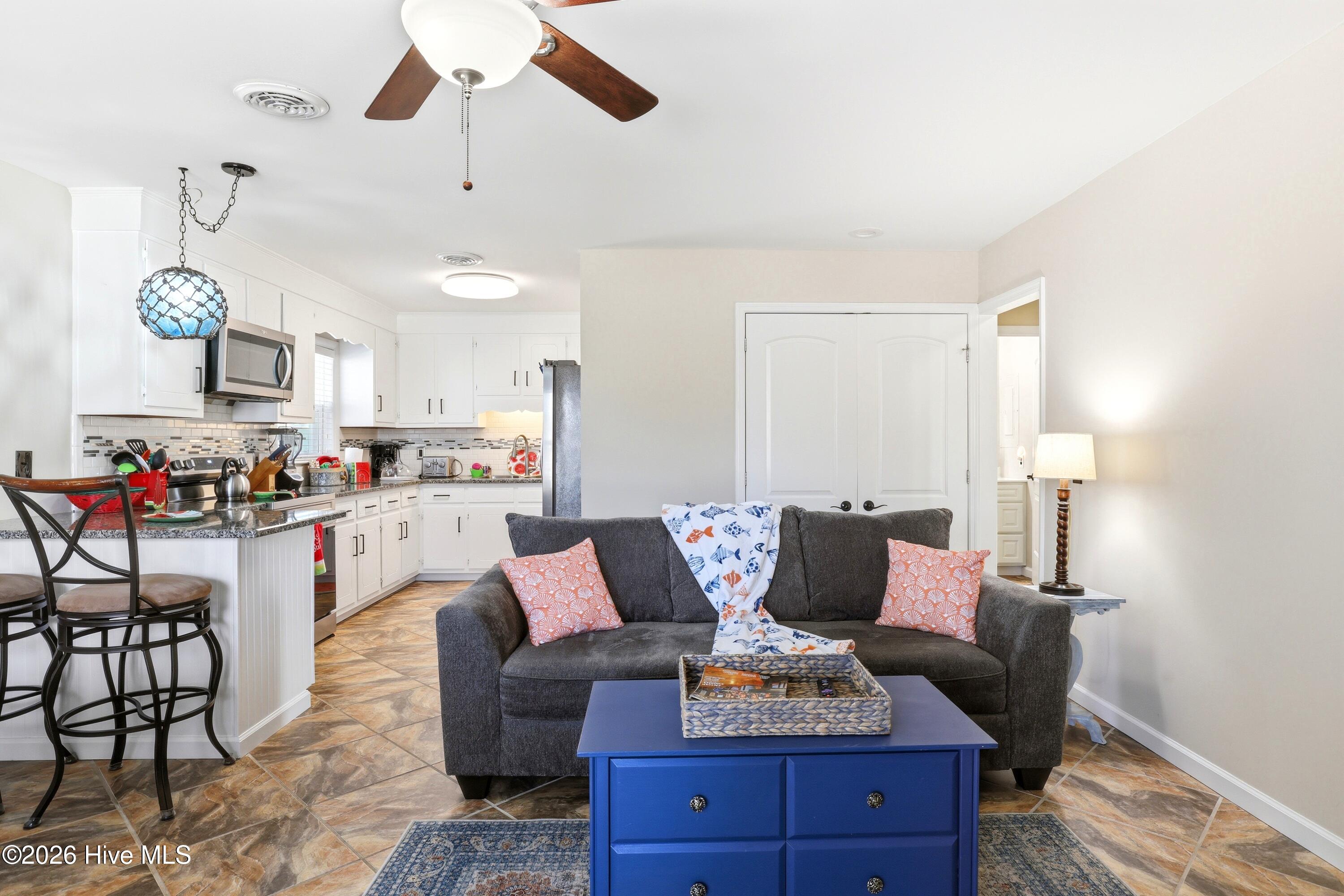 100569412 | Photo 27